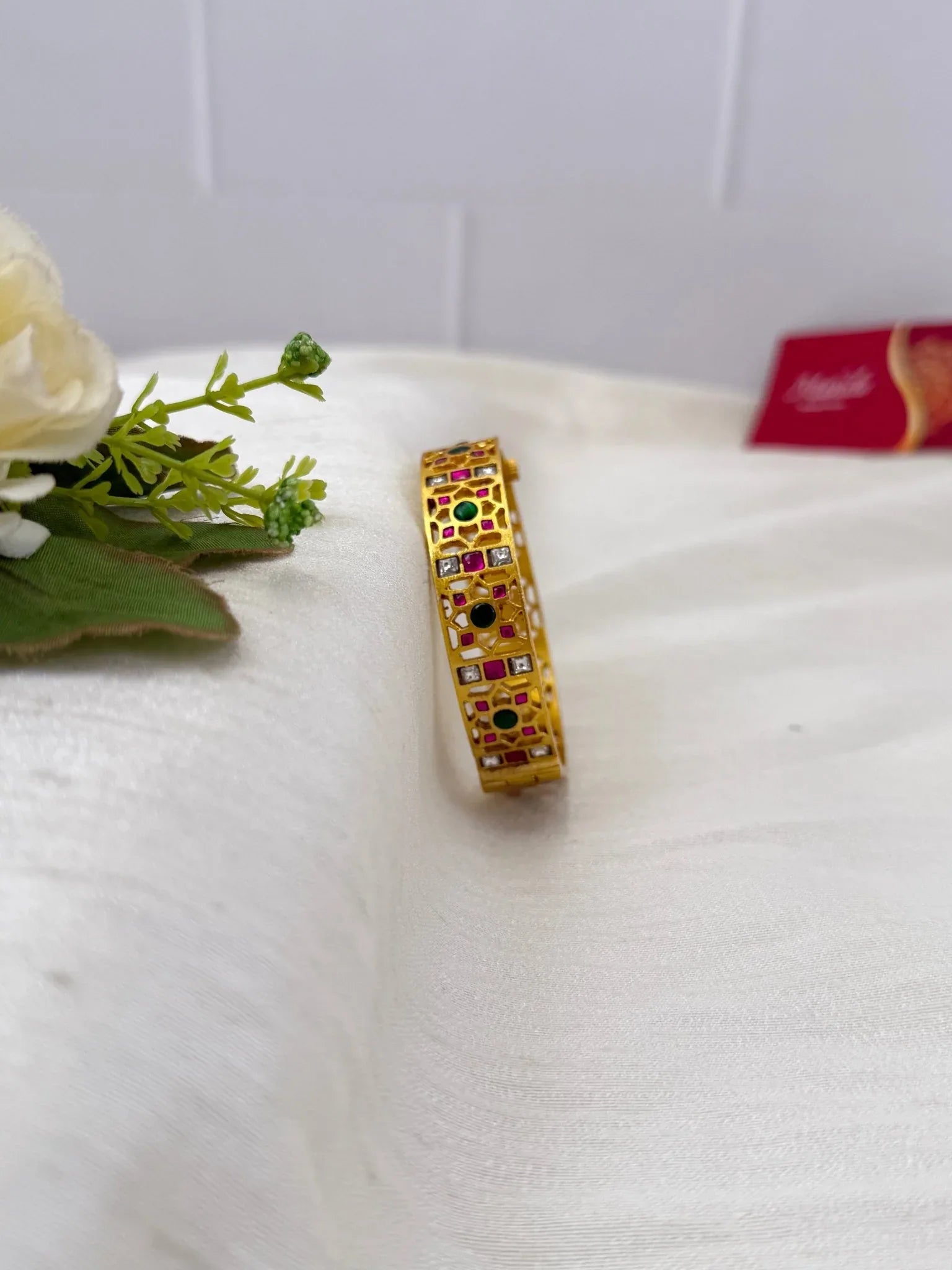 Luxurious Jadau Kundan Kada Bangle 1157 - Mahilas