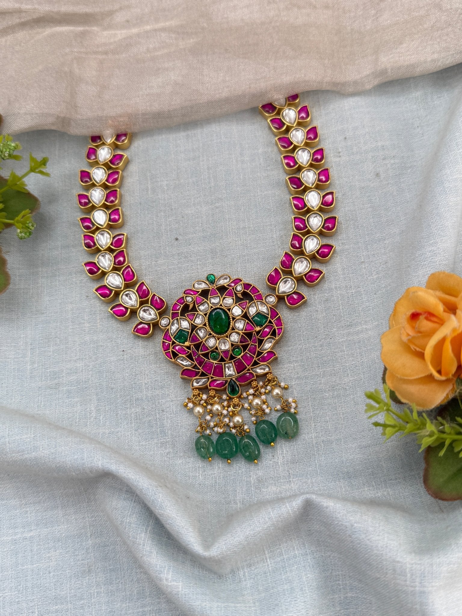 Luxurious Jadau Kundan Lotus Short Necklace Set 0979 - Mahilas