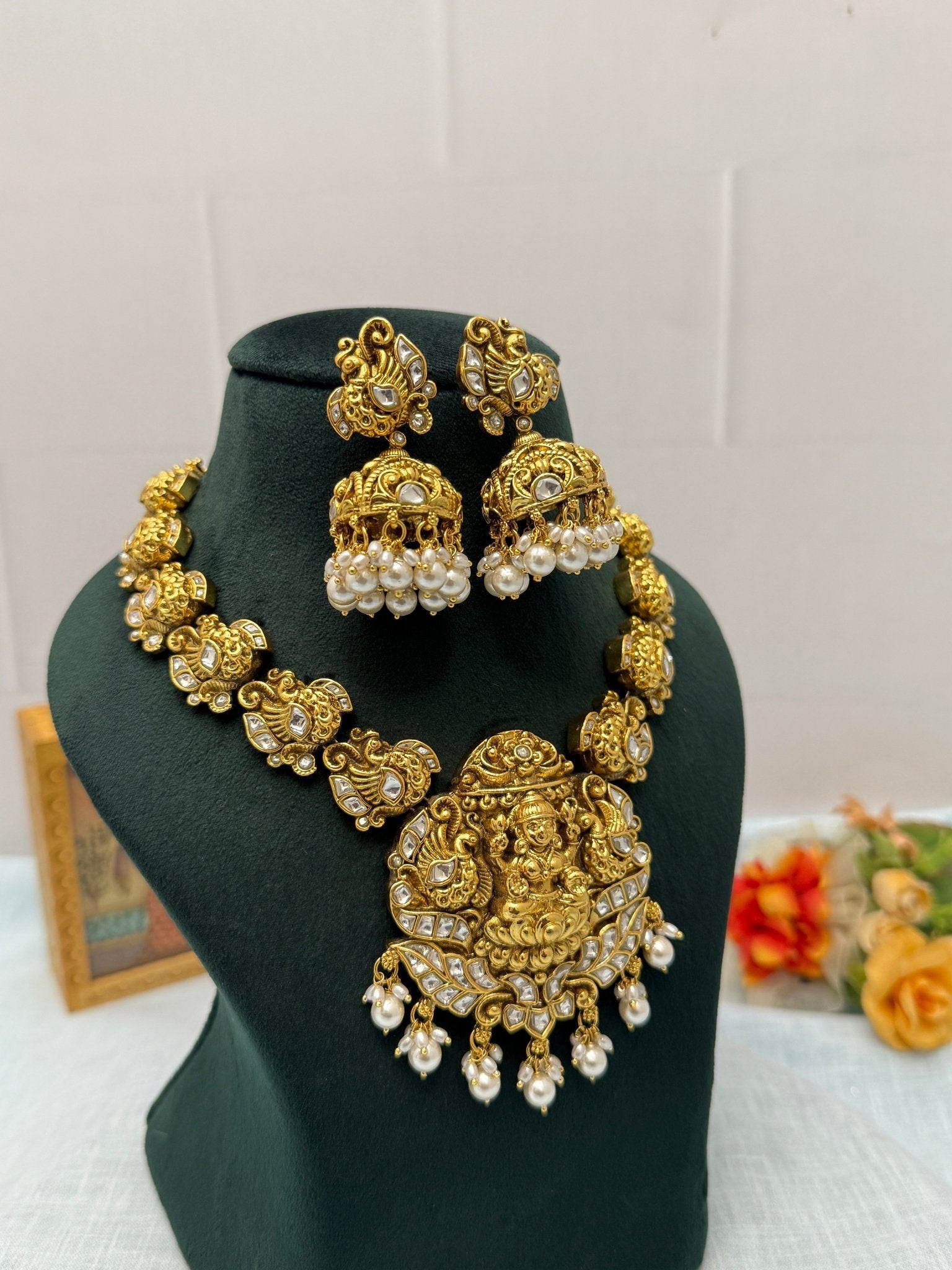 Luxurious Jadau Kundan Necklace Set 406 - Mahilas
