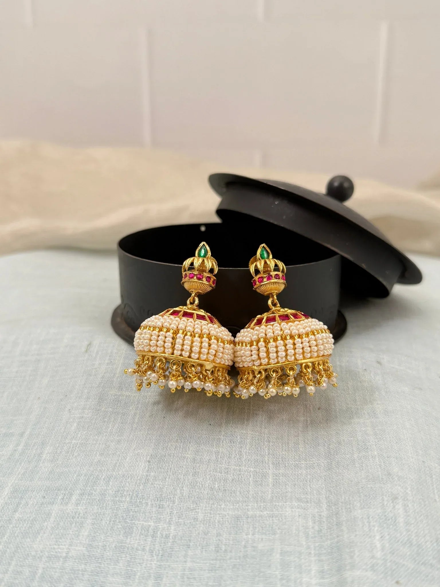 Luxurious Jadau Kundan Pearl Jhumka 0469 - Mahilas