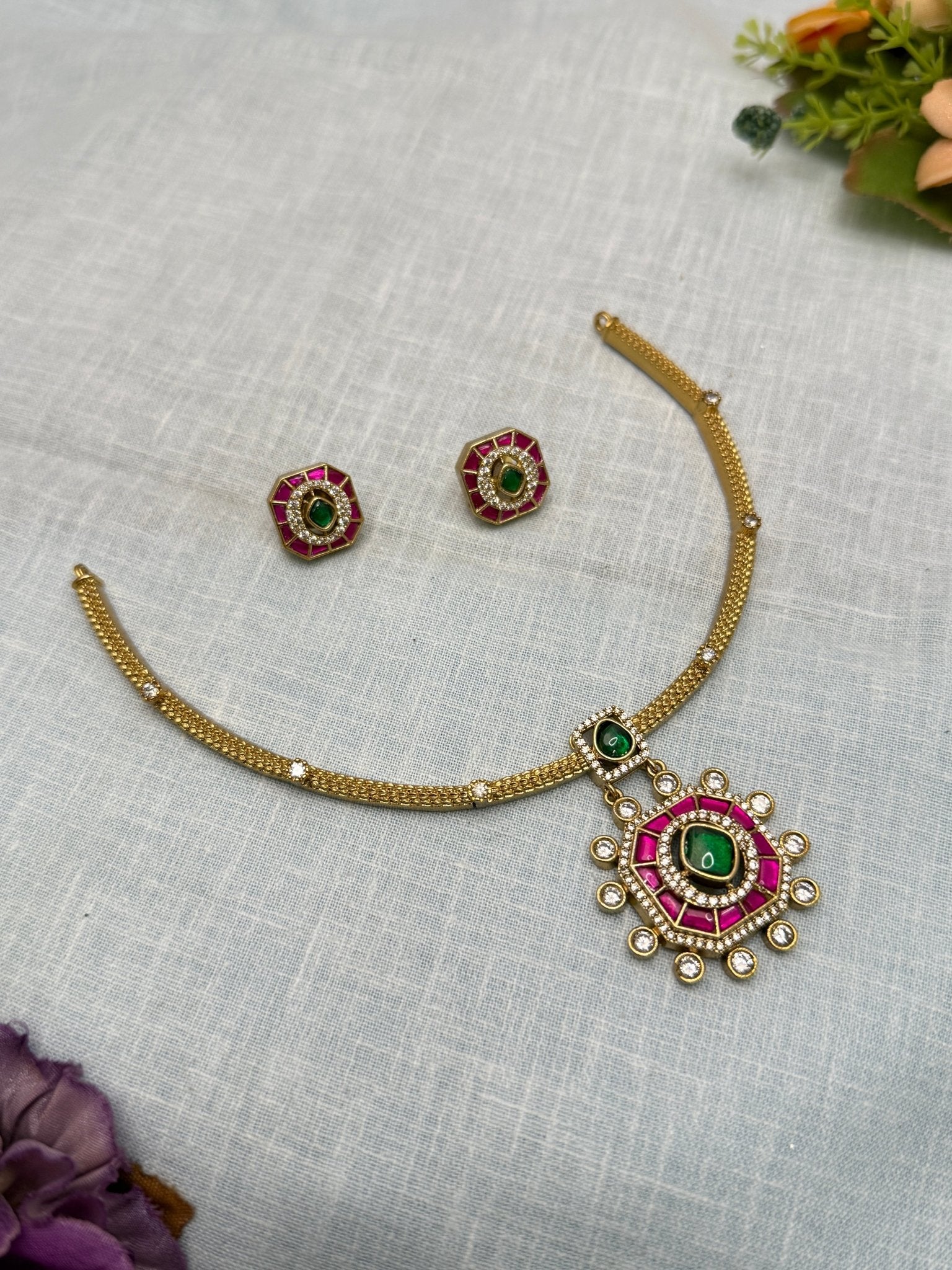 Luxurious Jadau Kundan Pendant Necklace Set 435 - Mahilas