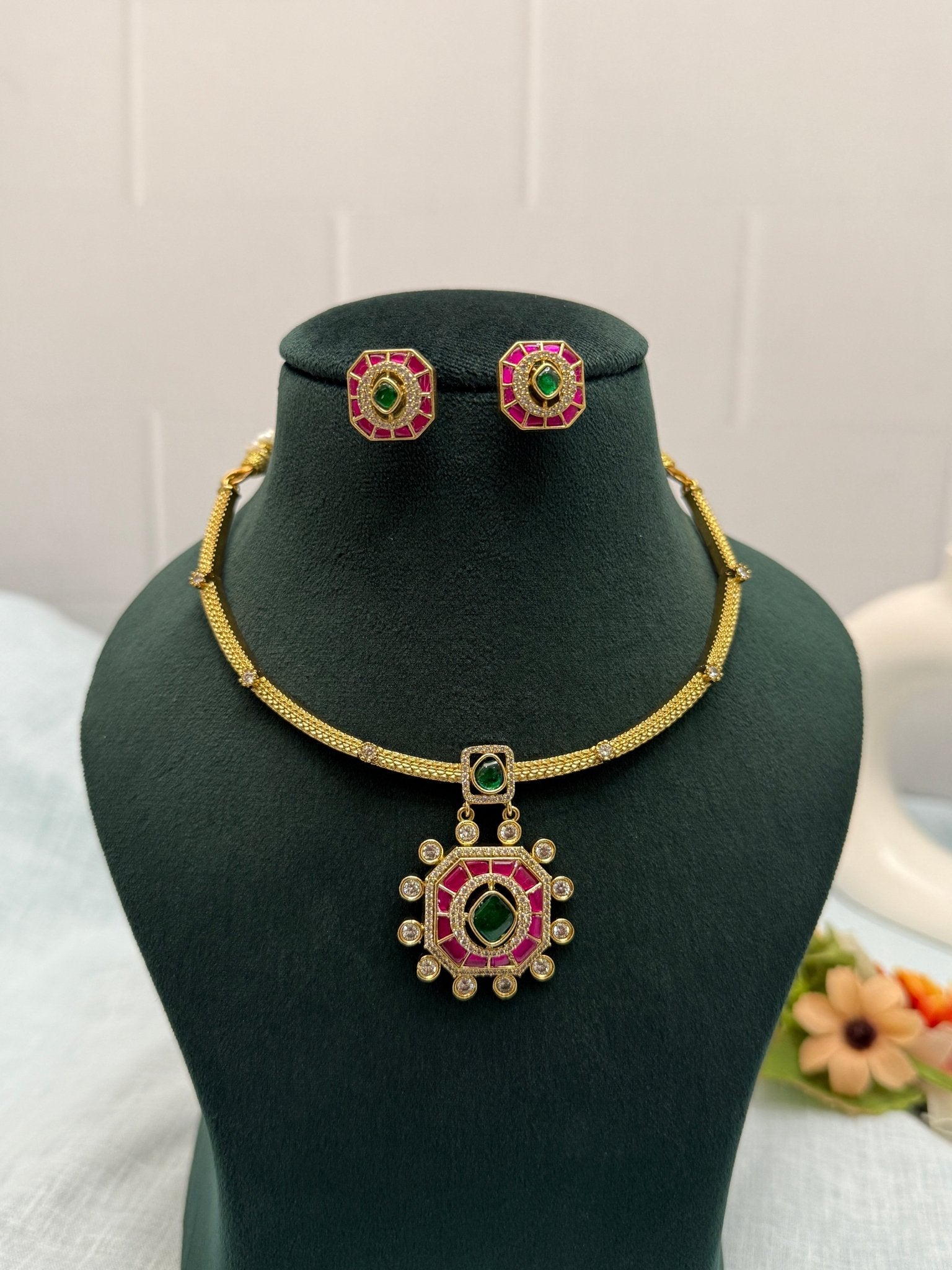 Luxurious Jadau Kundan Pendant Necklace Set 435 - Mahilas