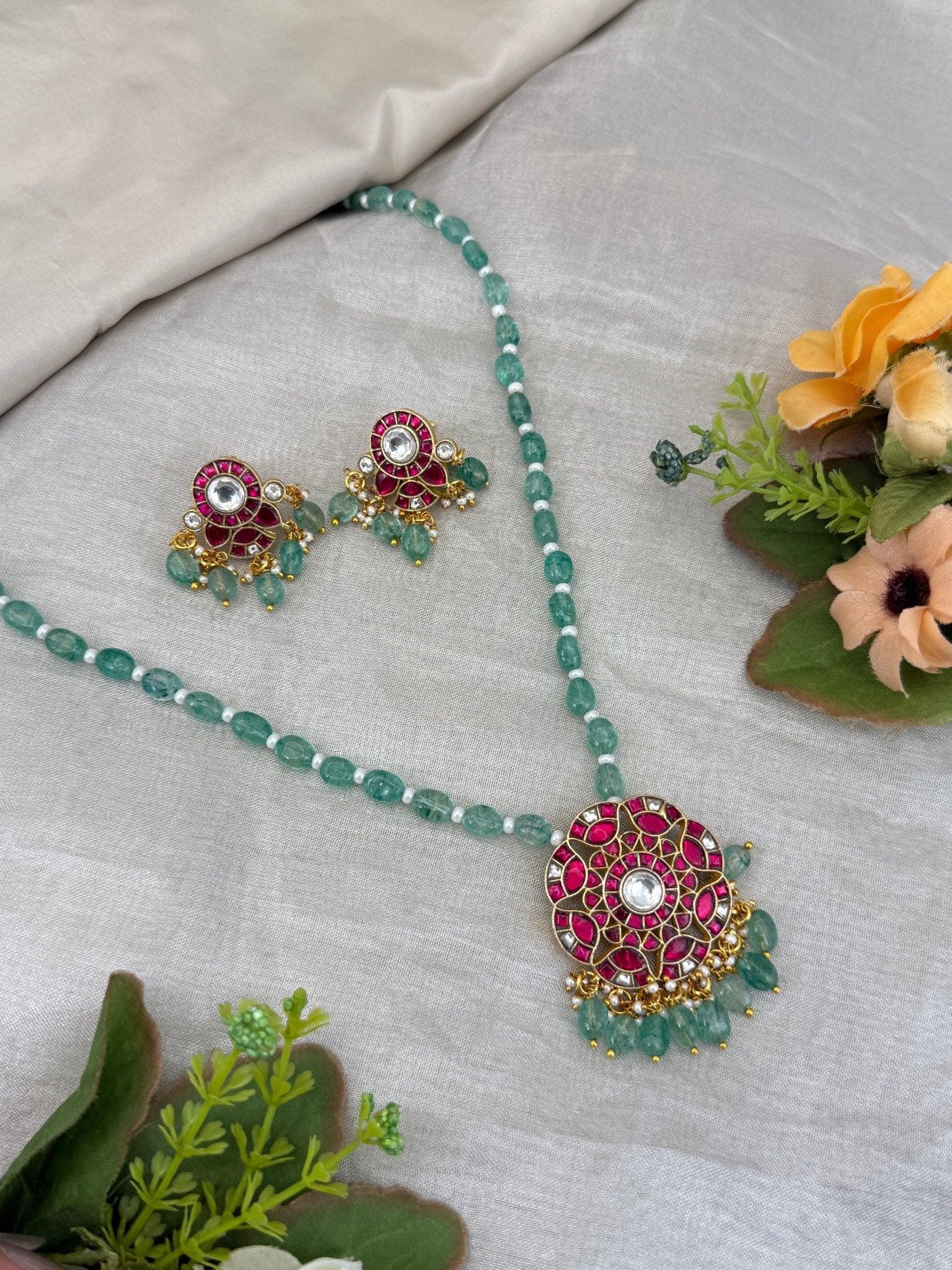 Luxurious Jadau Kundan Pendant Necklace Set 533 - Mahilas