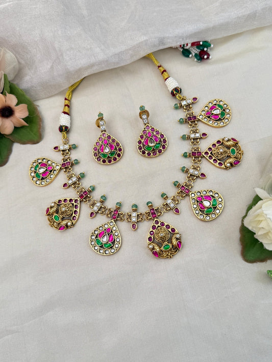 Luxurious Jadau Kundan Short Necklace Set 564 - Mahilas