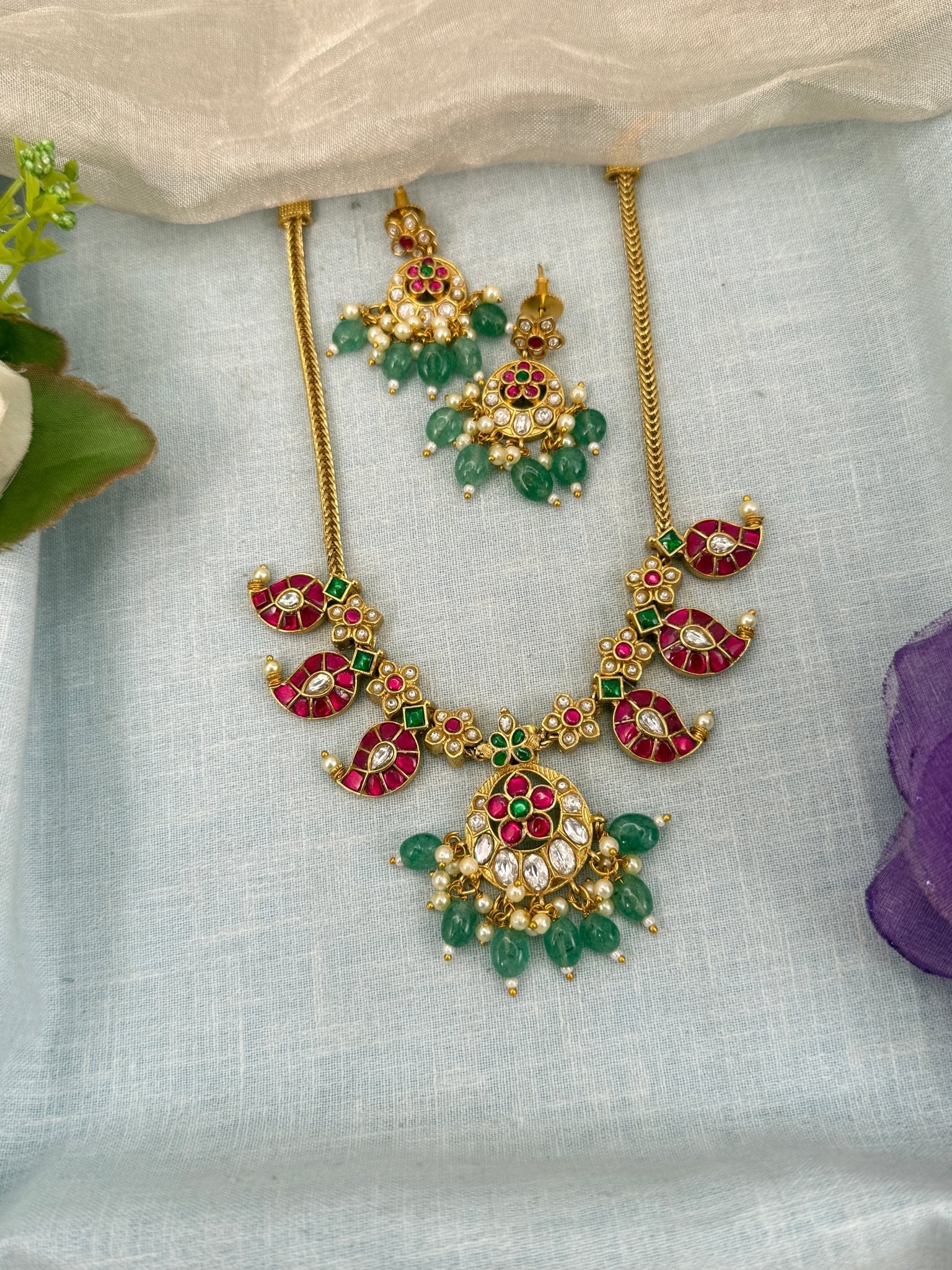 Luxurious Jadau Kundan Short Necklace Set 629 - Mahilas