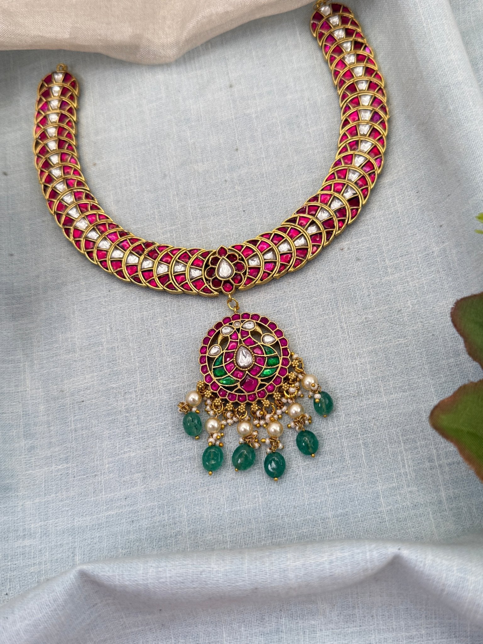 Luxurious Jadau Kundan Short Necklace Set 634 - Mahilas