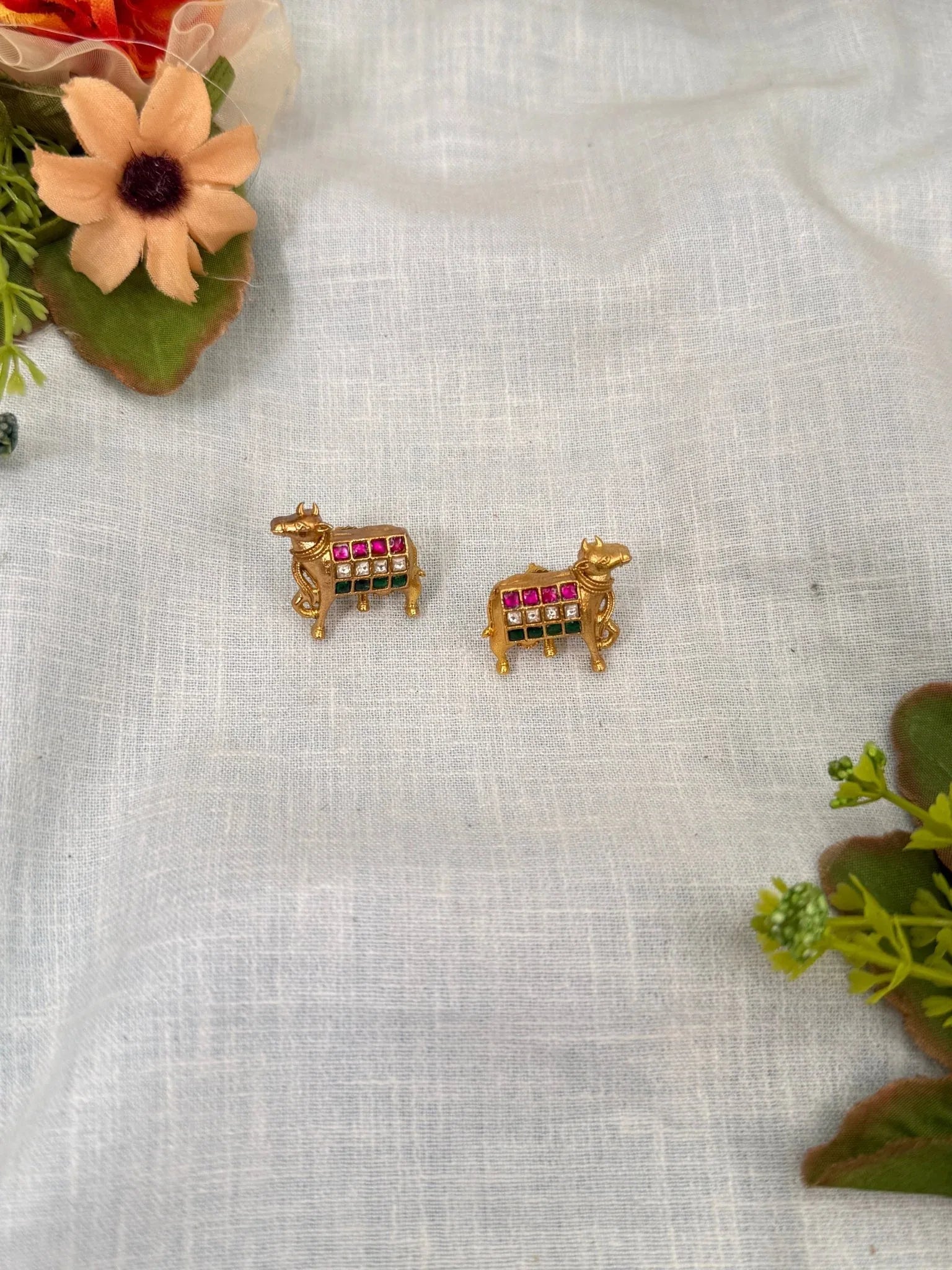 Luxurious Jadau Kundan Stud Earrings 0472 - Mahilas