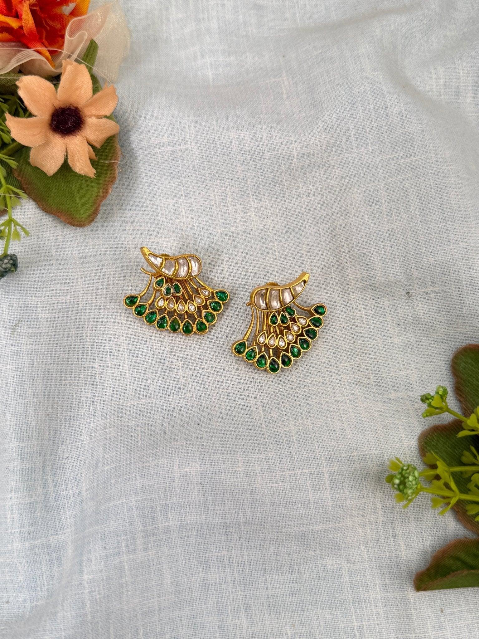 Luxurious Jadau Kundan Stud Earrings 0478 - Mahilas