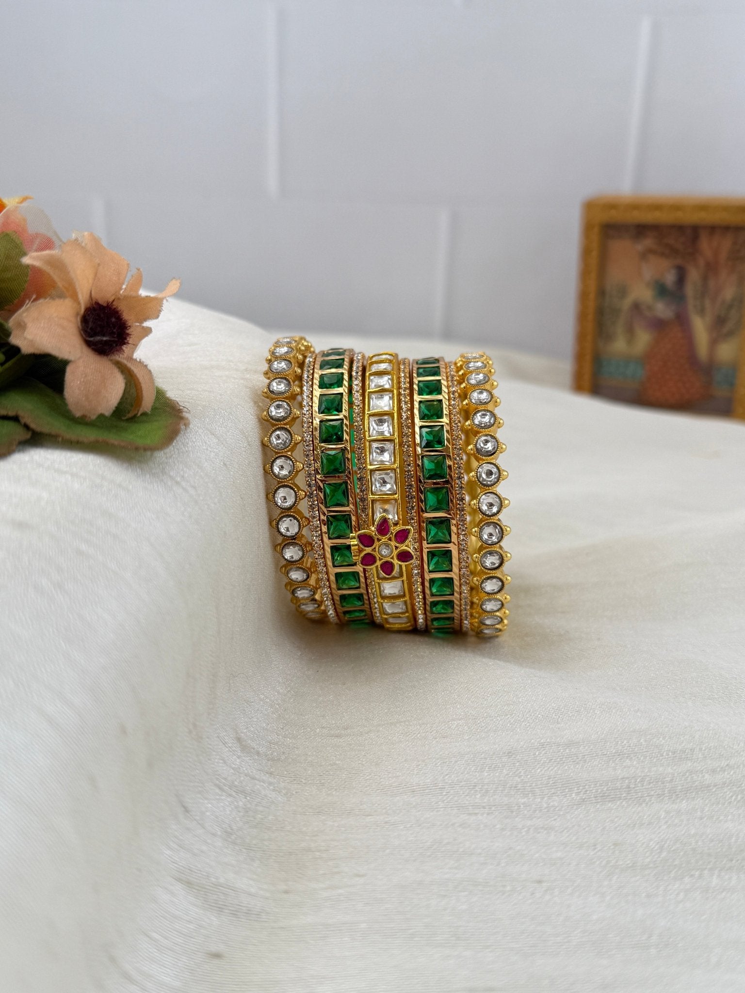 Luxurious Jadau Kundan Swarna Bangle Set 5271 - Mahilas