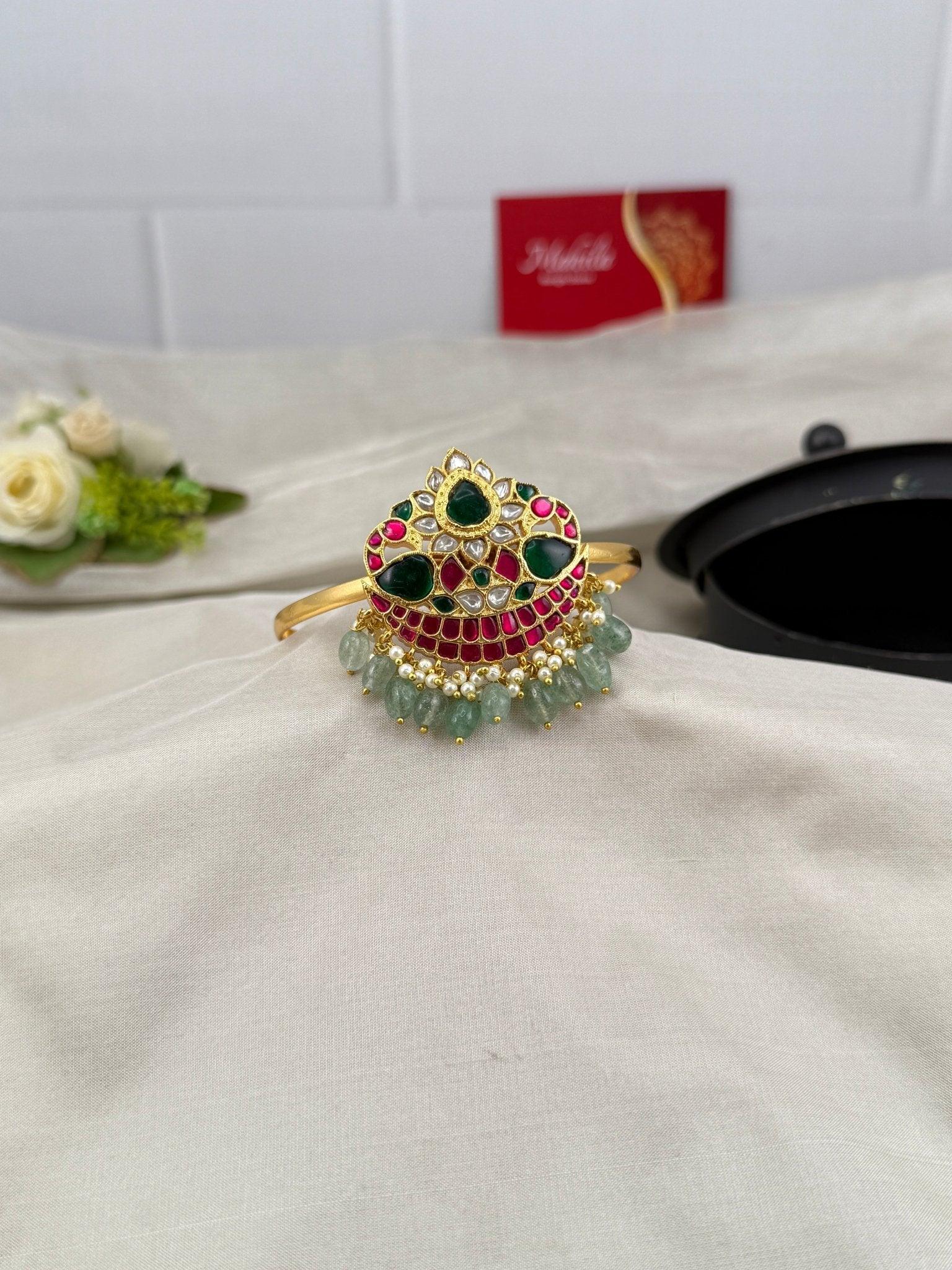 Luxurious Jadau Kundan Vanki Bajubandh 4113 - Mahilas