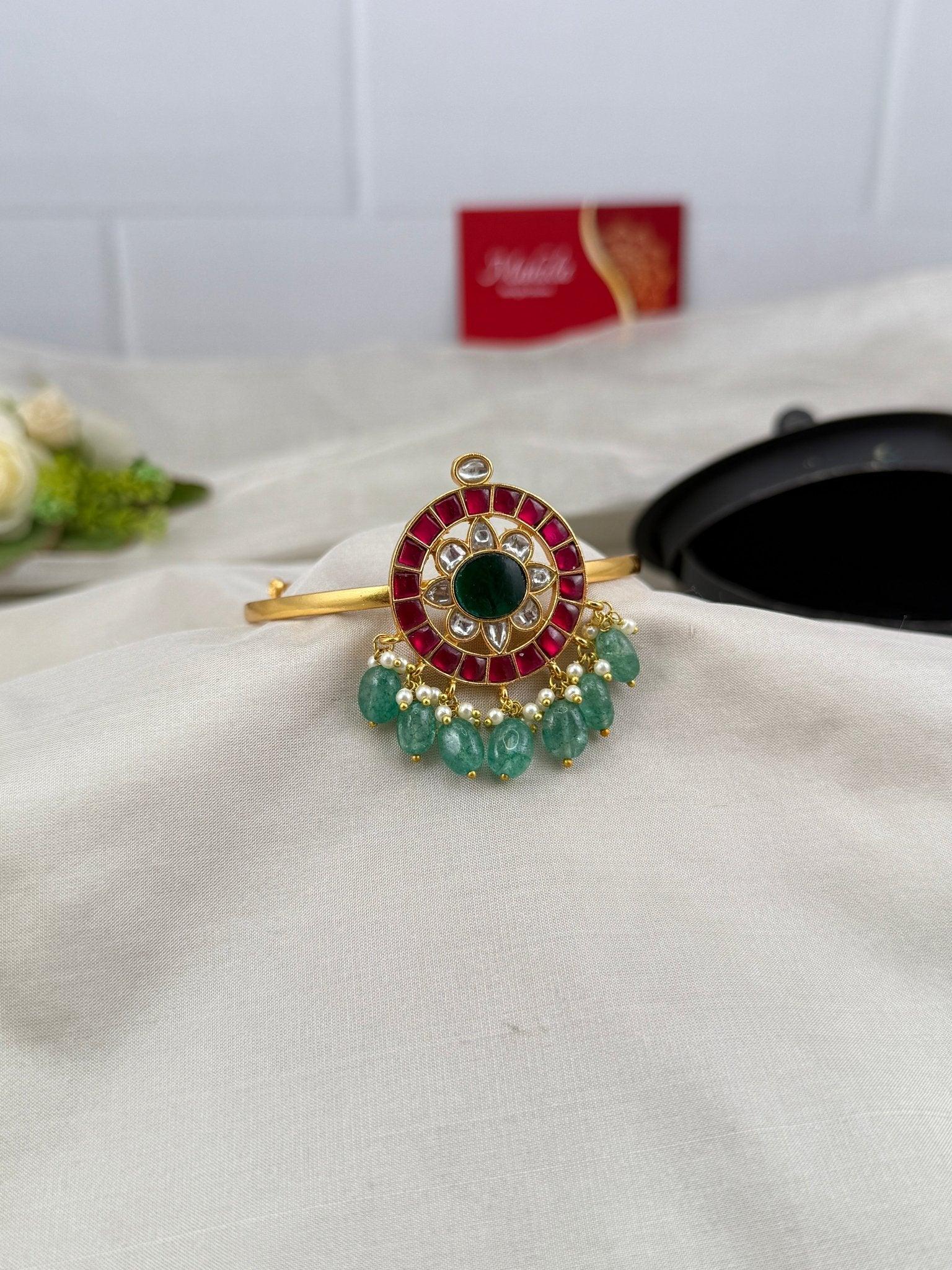 Luxurious Jadau Kundan Vanki Bajubandh 4116 - Mahilas