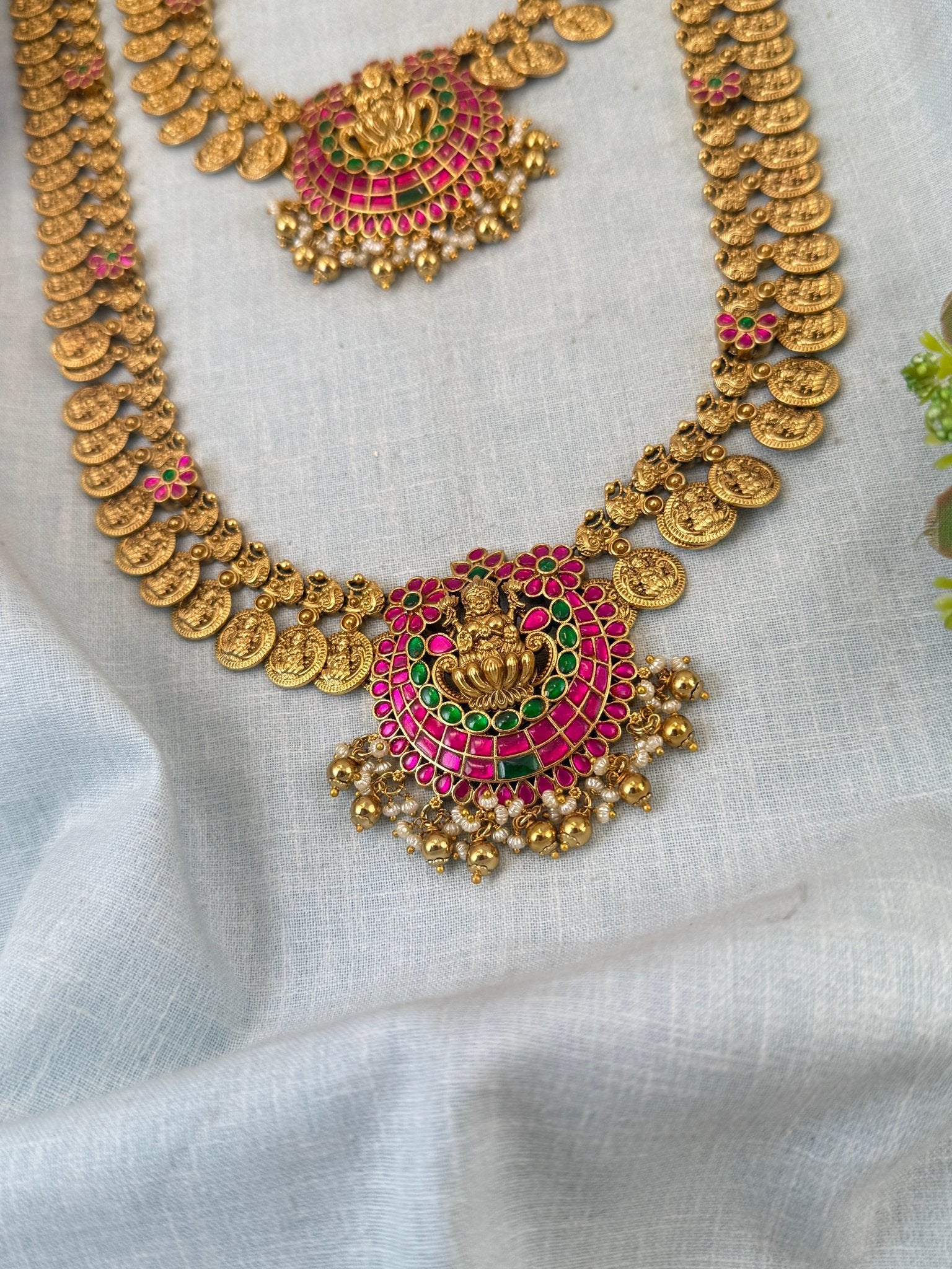Luxurious Jadau Pendant Kaasu Bridal Necklace Set 0862 - Mahilas