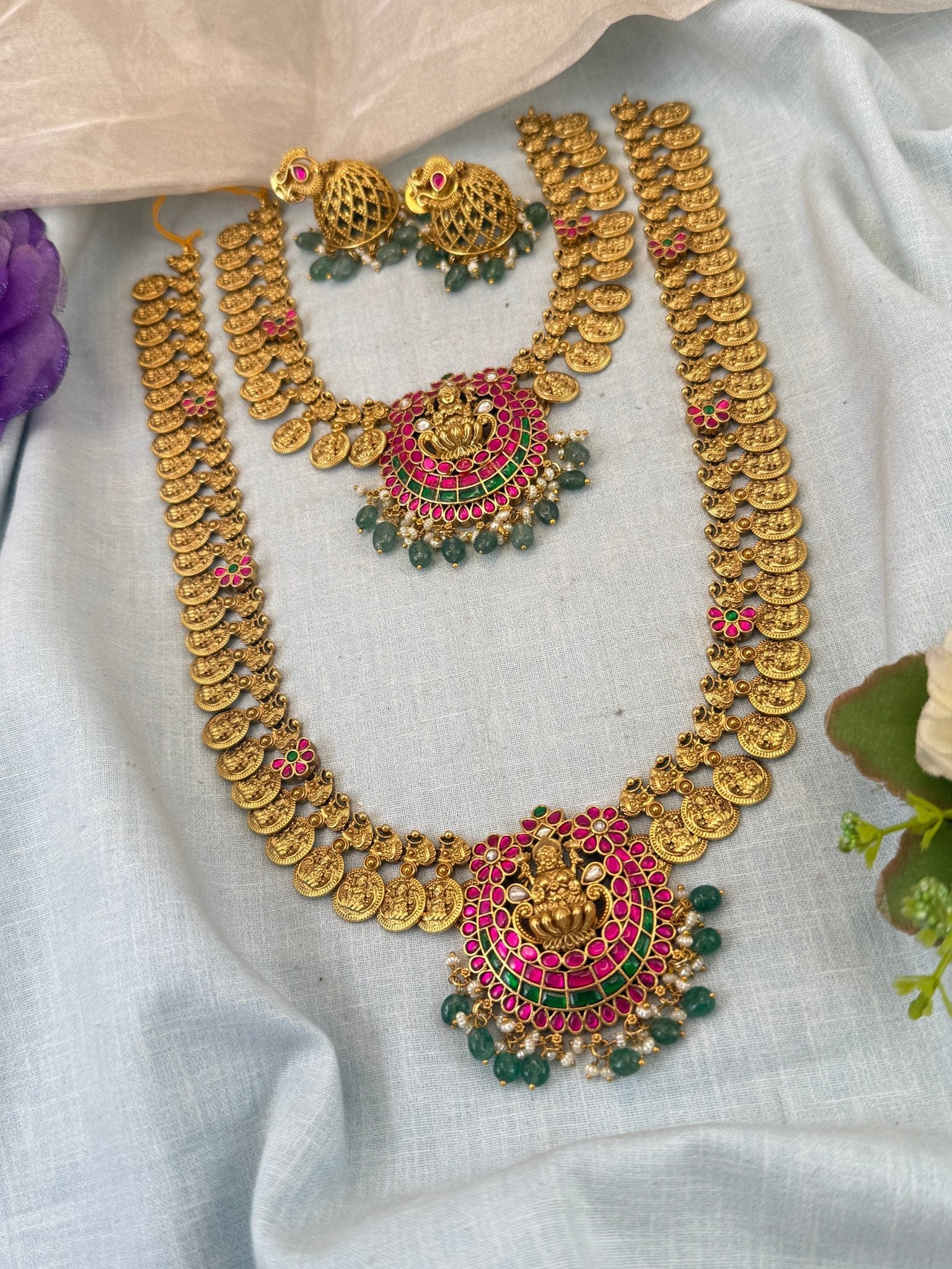 Luxurious Jadau Pendant Kaasu Bridal Necklace Set 0864 - Mahilas