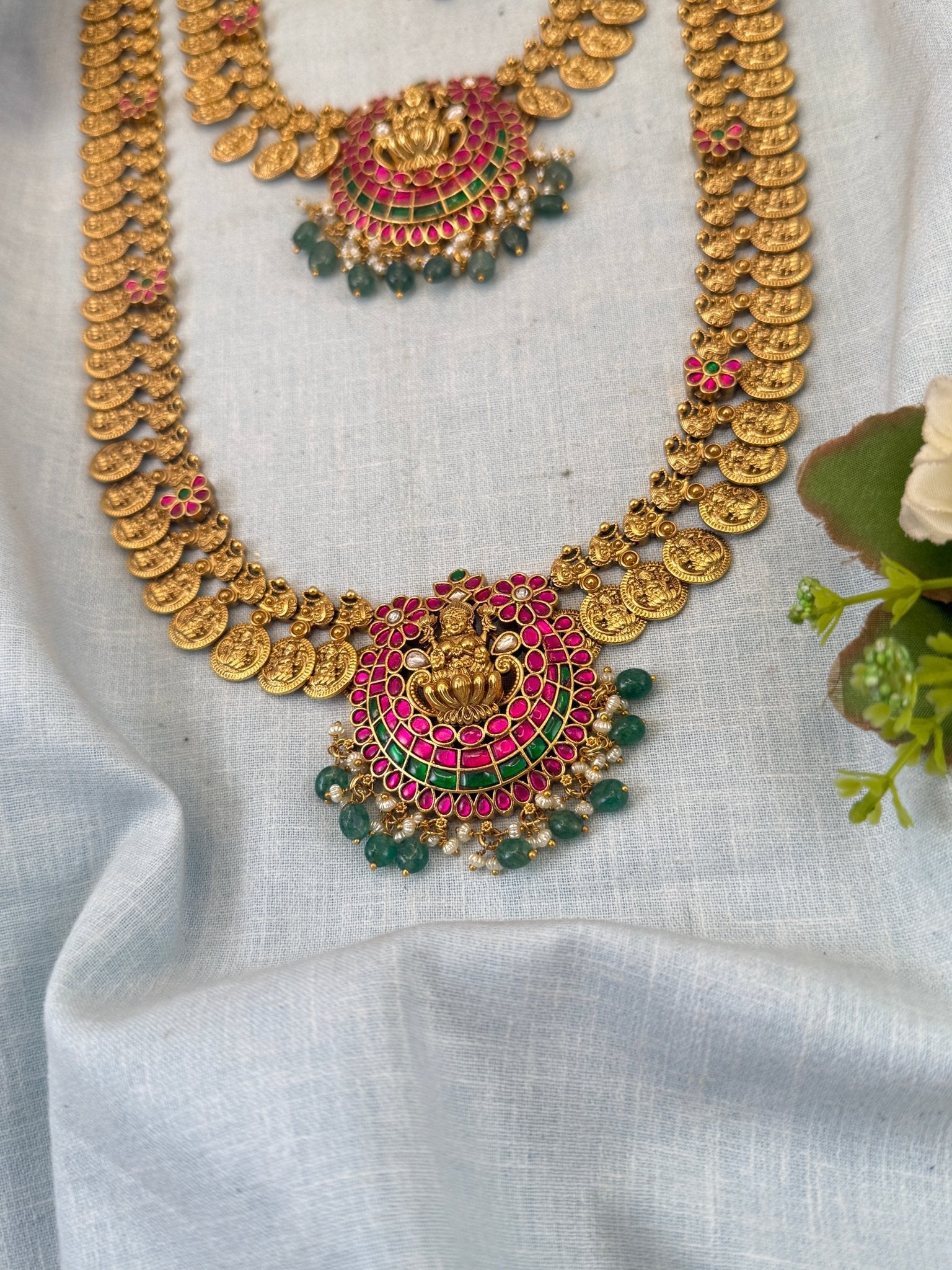 Luxurious Jadau Pendant Kaasu Bridal Necklace Set 0864 - Mahilas