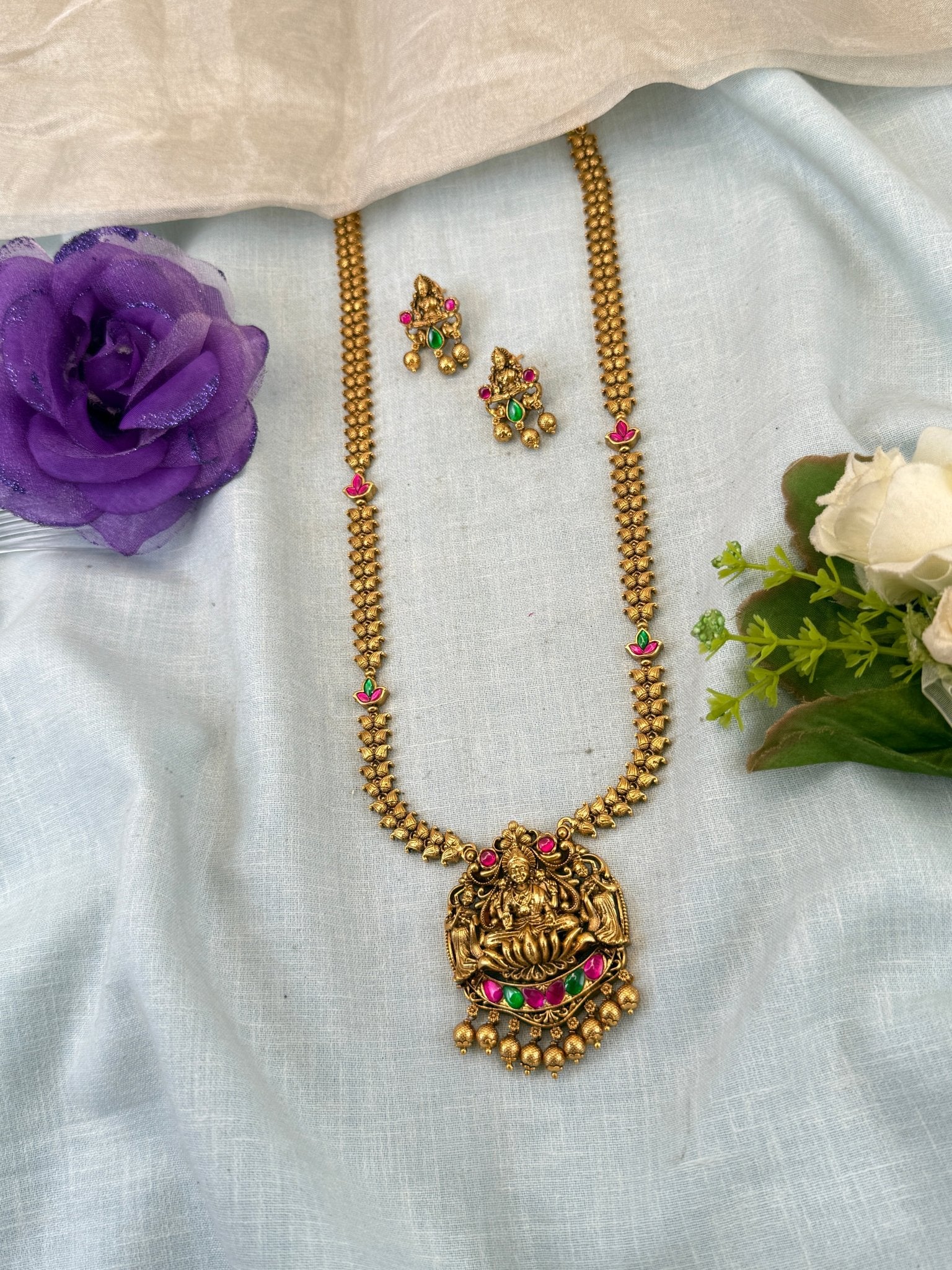 Luxurious Jadau Pendant Long Necklace Set 0868 - Mahilas
