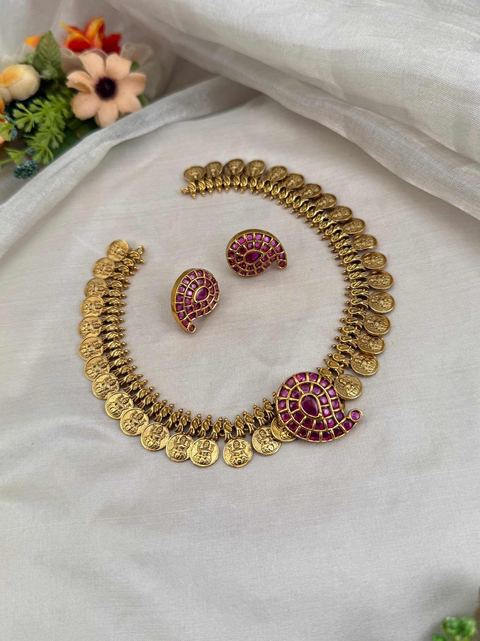 Luxurious Kaasu Mango Pendant Antique Necklace 533 - Mahilas