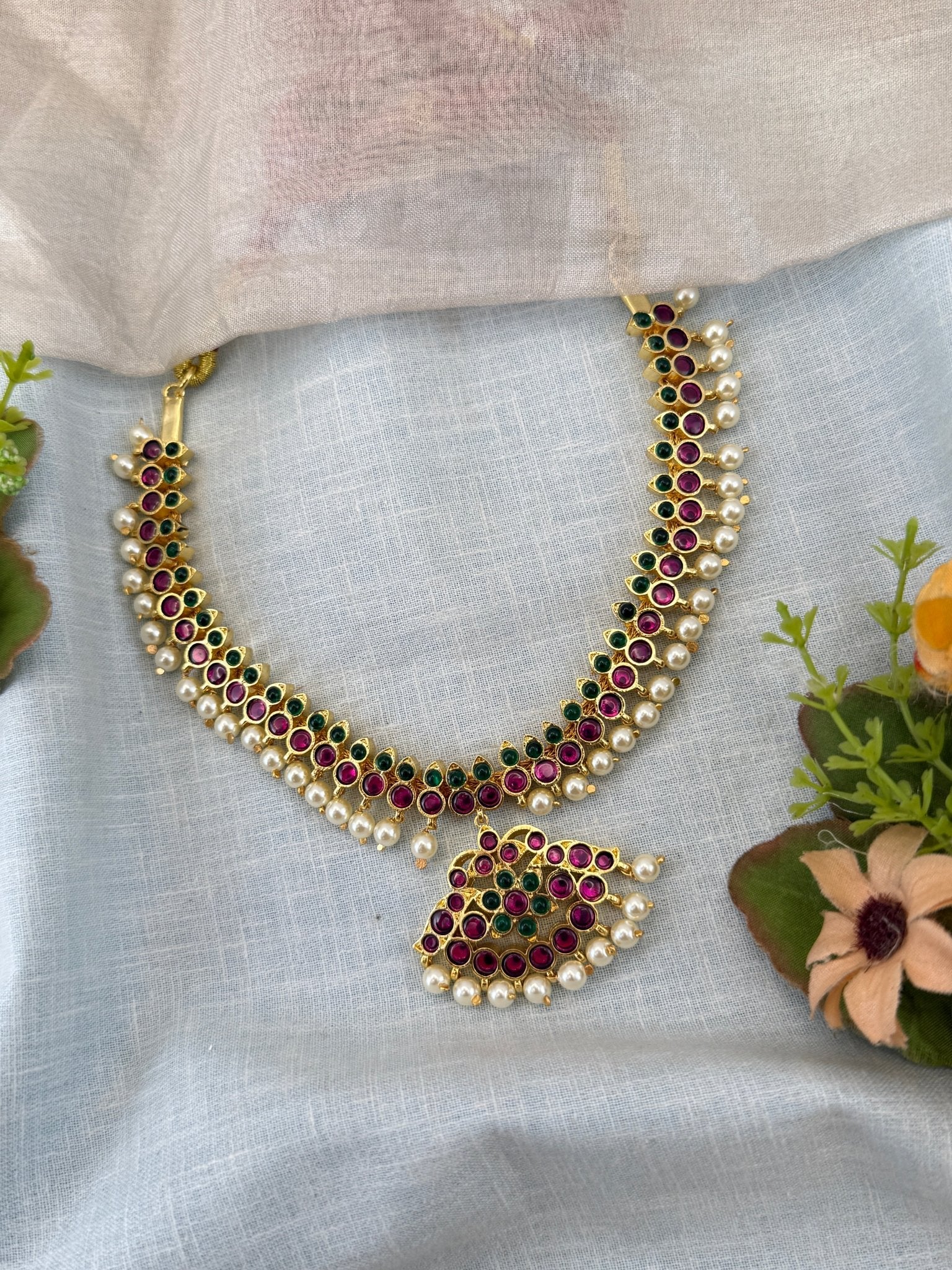 Luxurious Kemp Temple Grand Short Necklace 153 - Mahilas