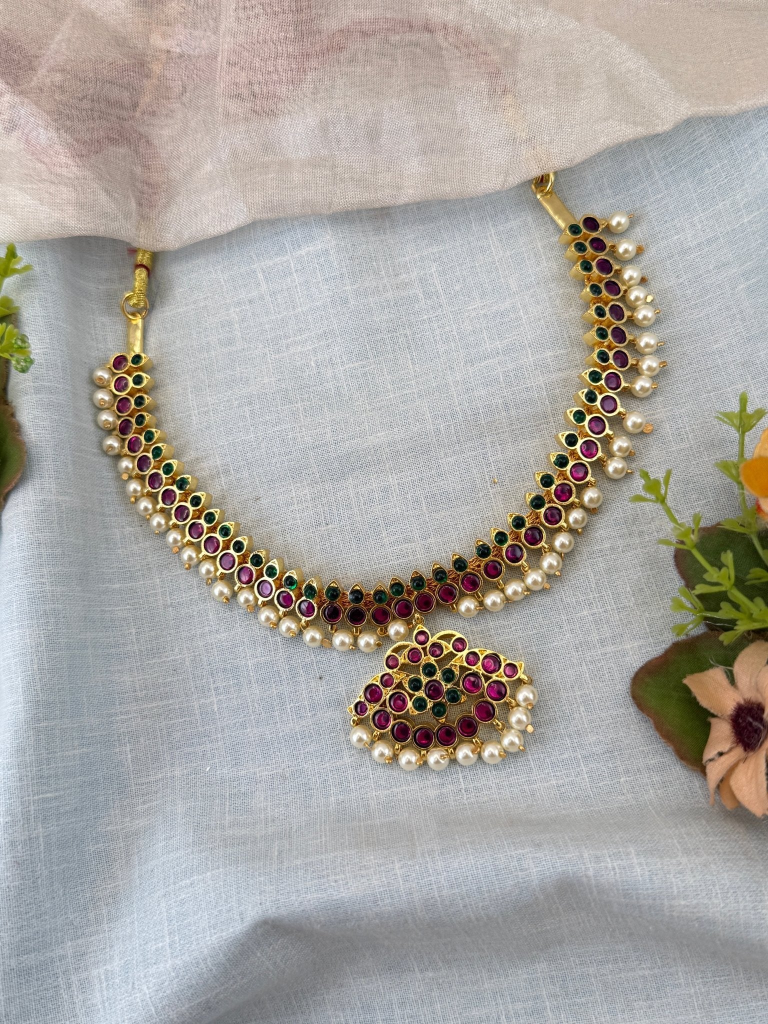 Luxurious Kemp Temple Grand Short Necklace 154 - Mahilas