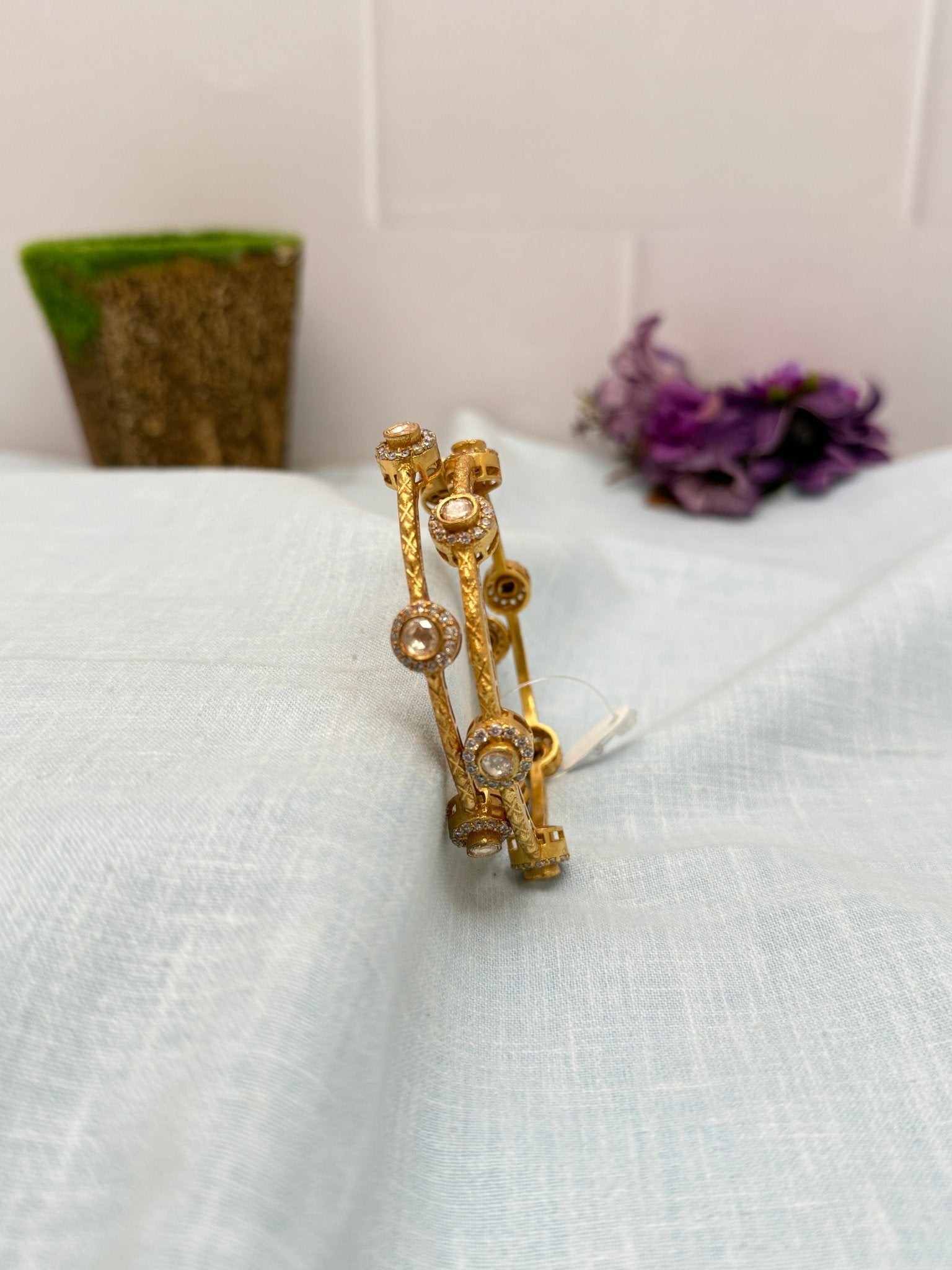 Luxurious Kundan Bangles 1090 - Mahilas