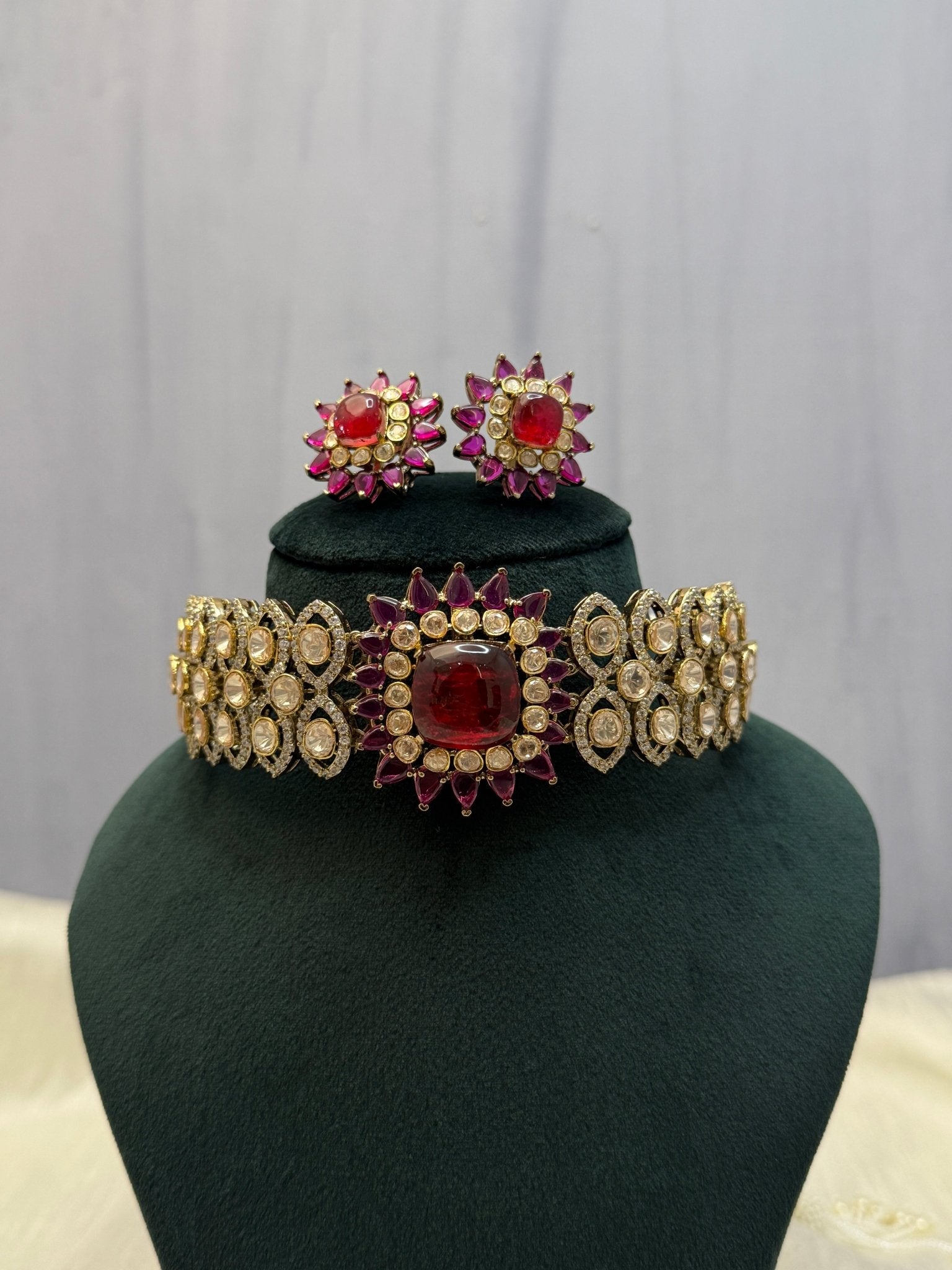 Luxurious Kundan Choker Necklace Set 1134 - Mahilas