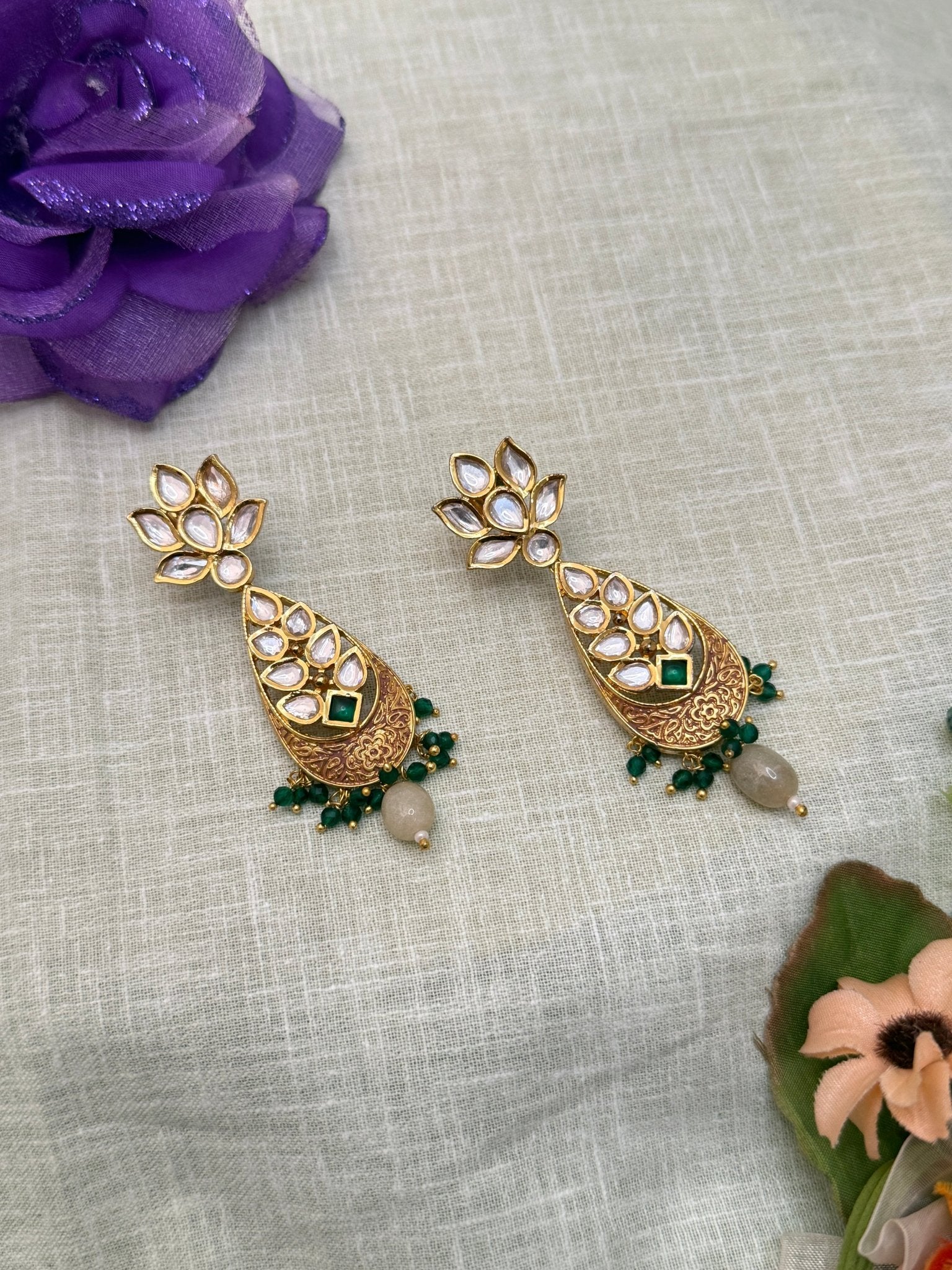 Luxurious Kundan Earrings 1192 - Mahilas