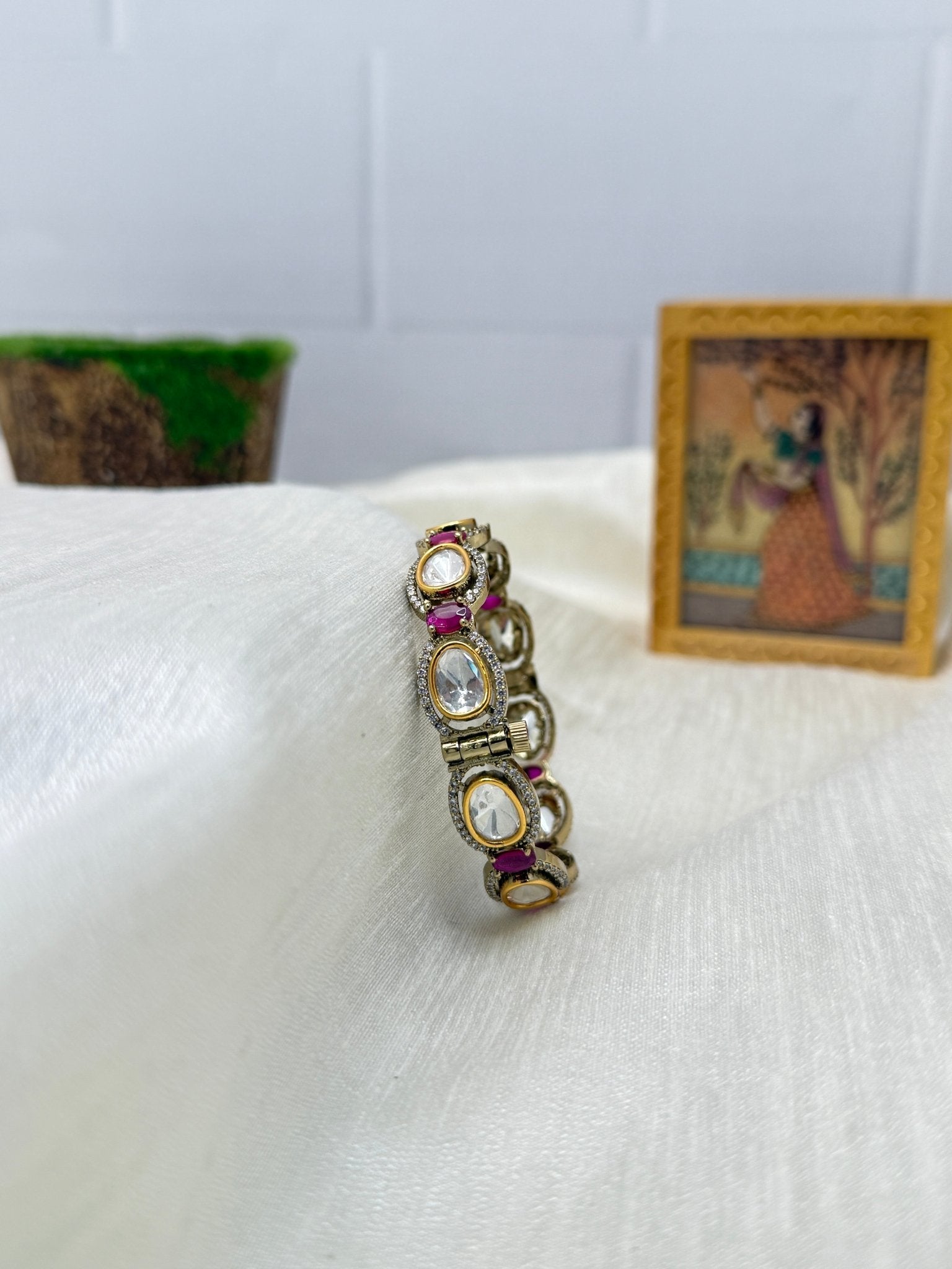 Luxurious Kundan Kada Bangle 1074 - Mahilas