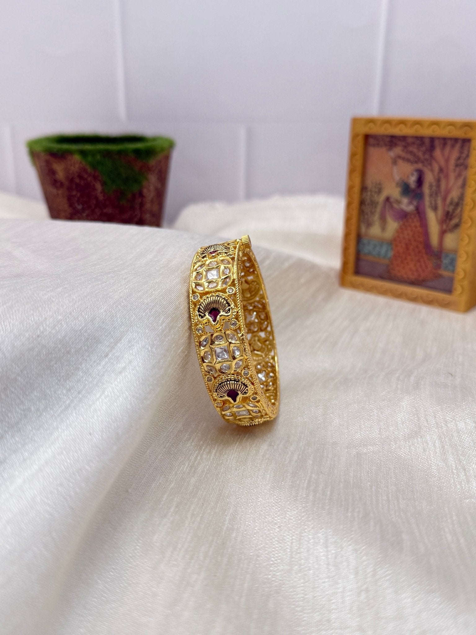 Luxurious Kundan Kada Bangle 1077 - Mahilas
