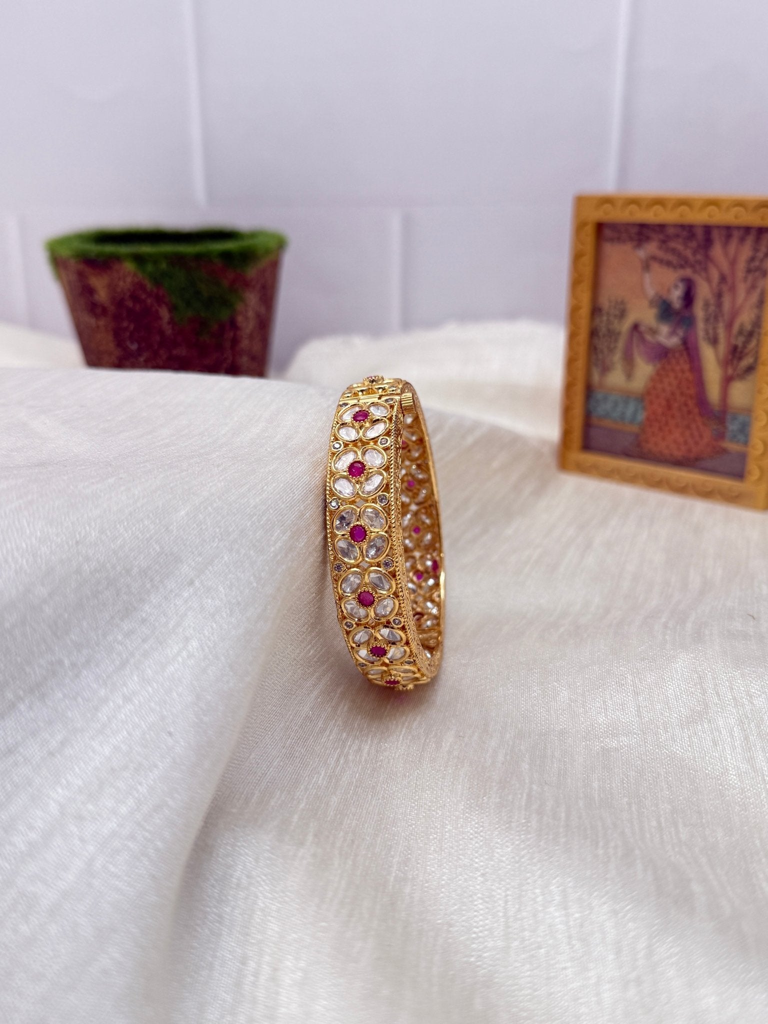 Luxurious Kundan Kada Bangle 1078 - Mahilas