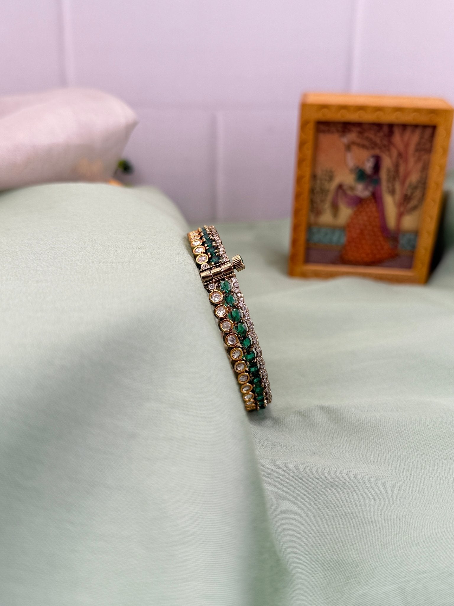 Luxurious Kundan Kada Bangle 1144 - Mahilas