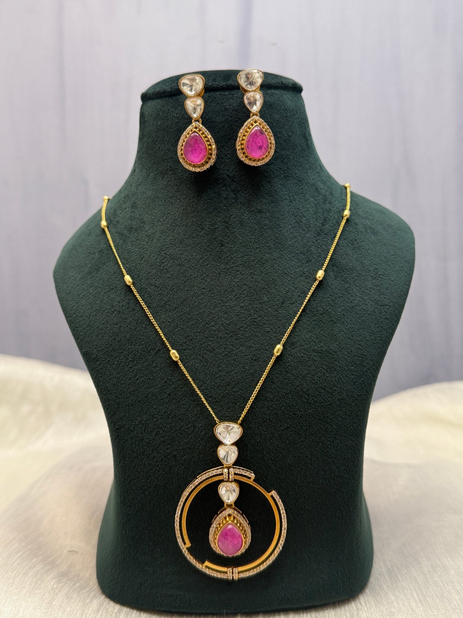 Luxurious Kundan Necklace Set 1147 - Mahilas