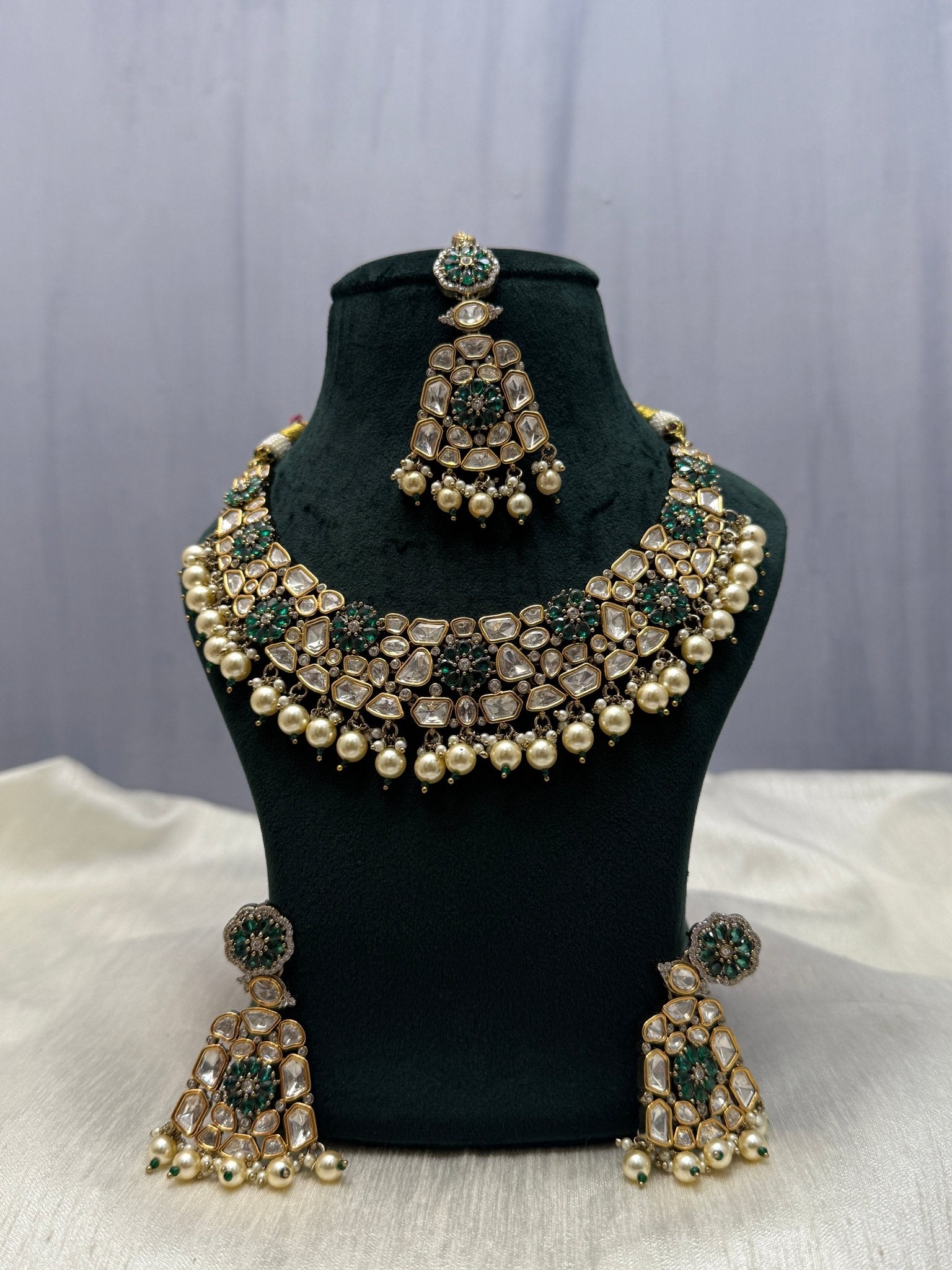 Luxurious Kundan Necklace Set 1160 - Mahilas