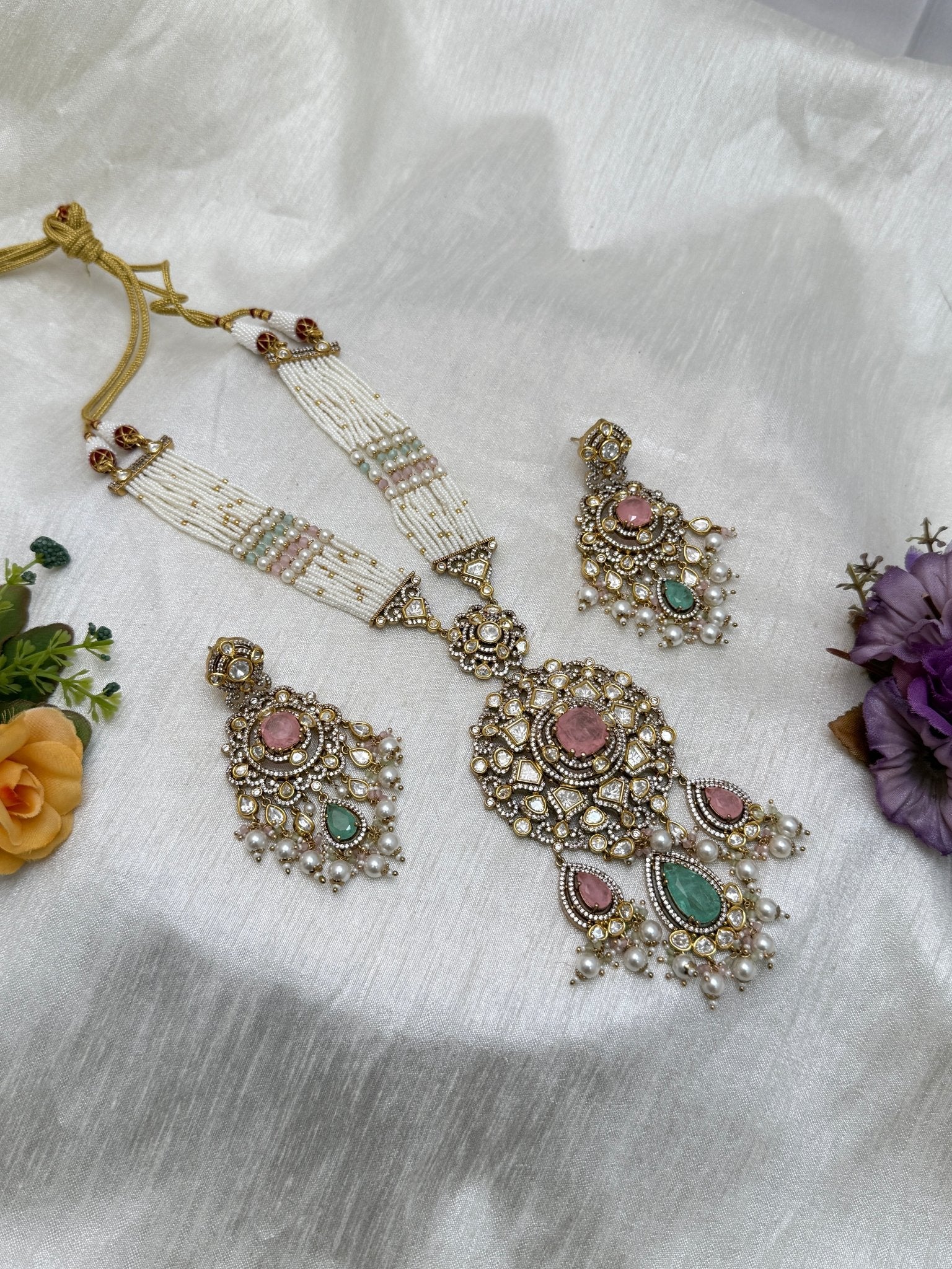 Luxurious Kundan Necklace Set 1169 - Mahilas