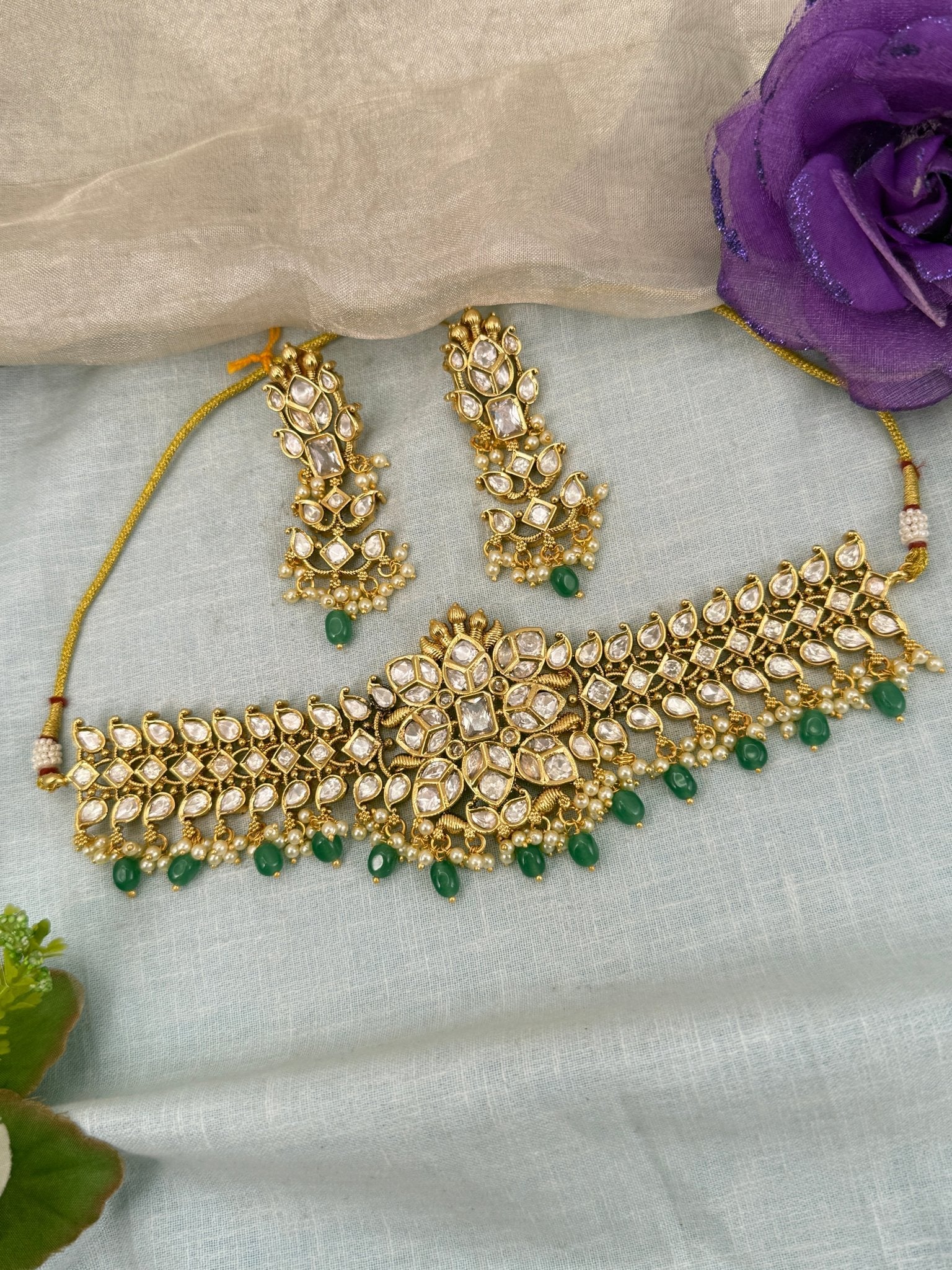 Luxurious Kundan Short Necklace Set 0718 - Mahilas
