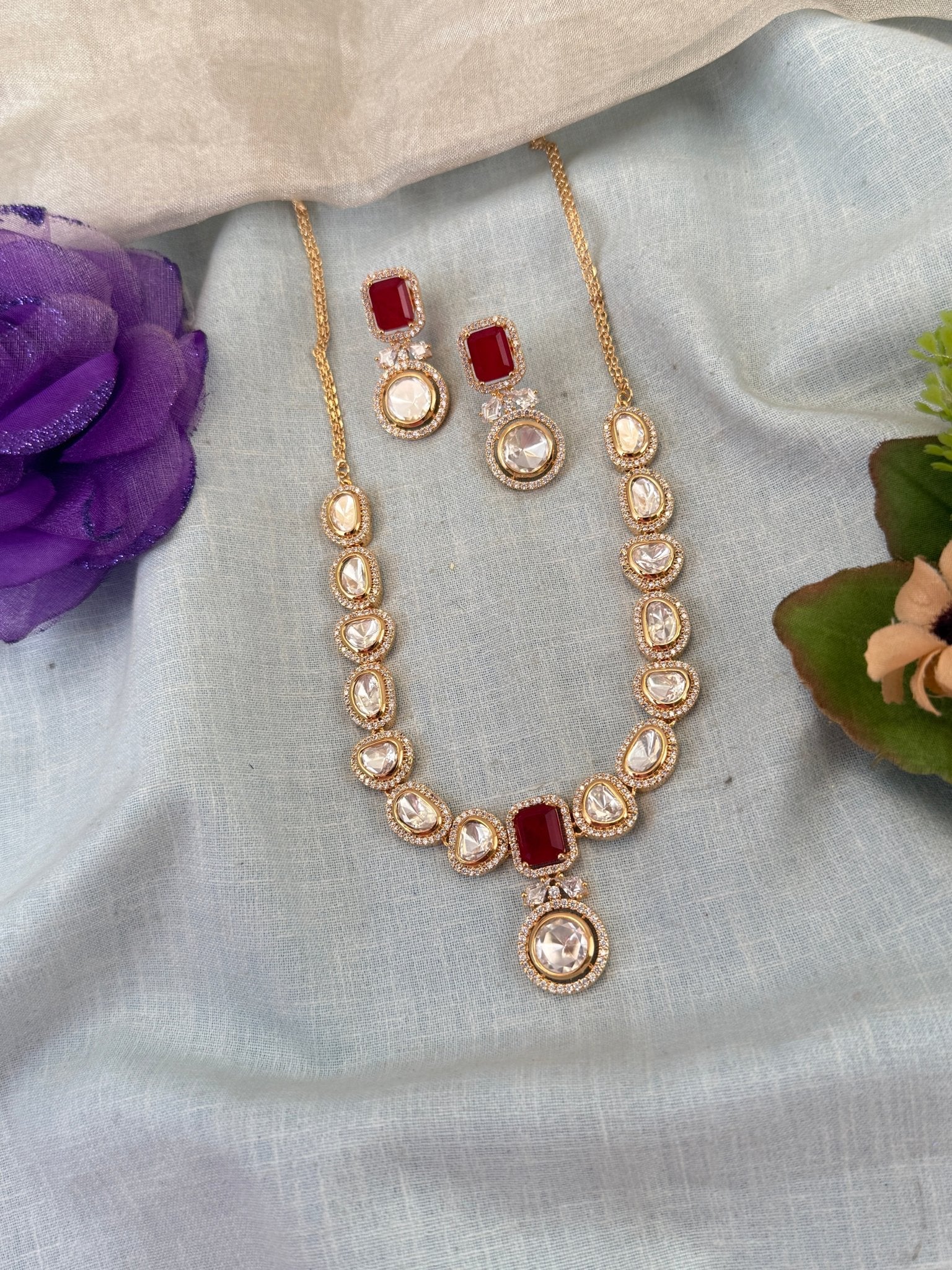 Luxurious Kundan Short Necklace Set 0724 - Mahilas