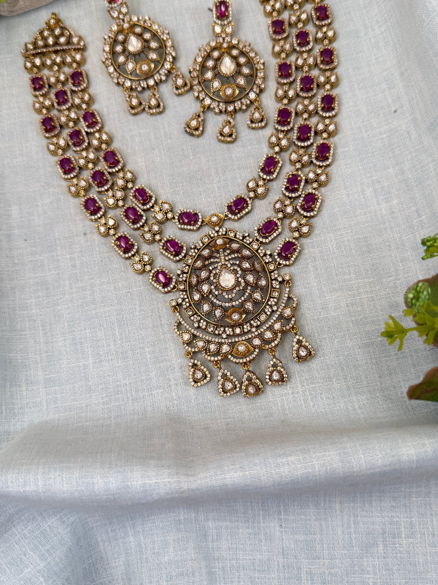 Luxurious Kundan Victorian Stone Short Necklace Set 710 - Mahilas