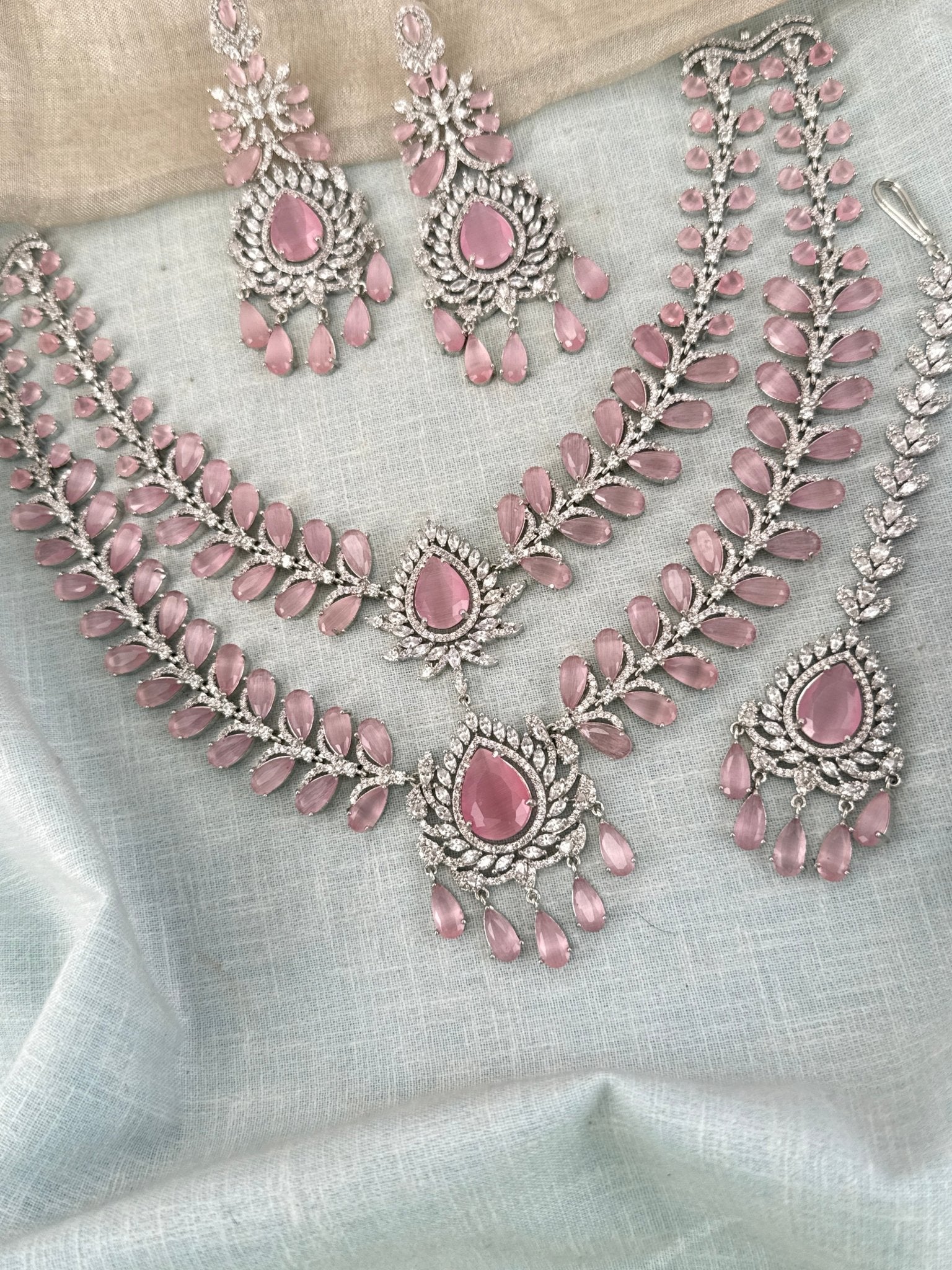 Luxurious Layer Stone Short Necklace Set 842 - Mahilas