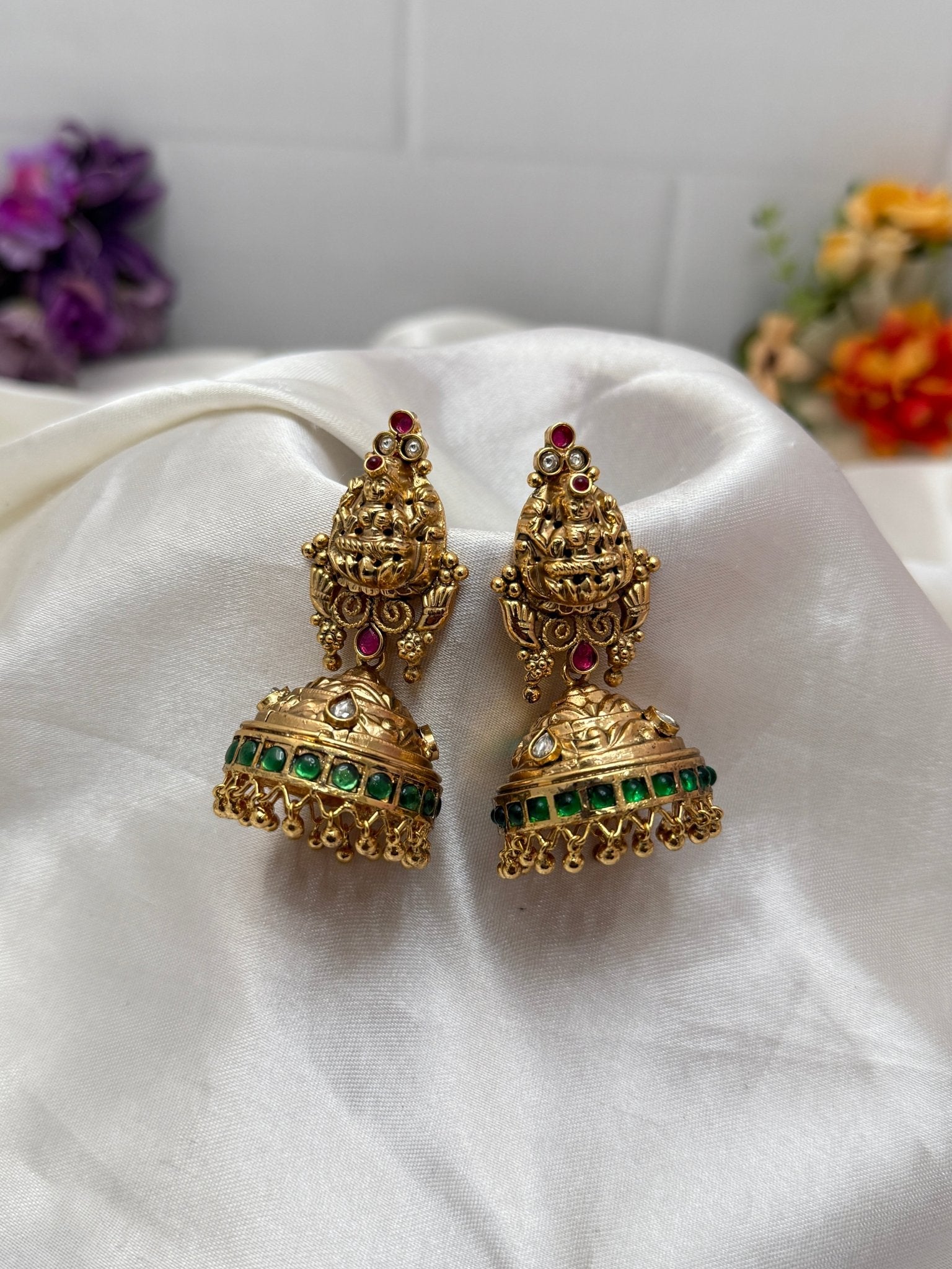 Luxurious Light Weight Antique Jhumka Earrings 0180 - Mahilas