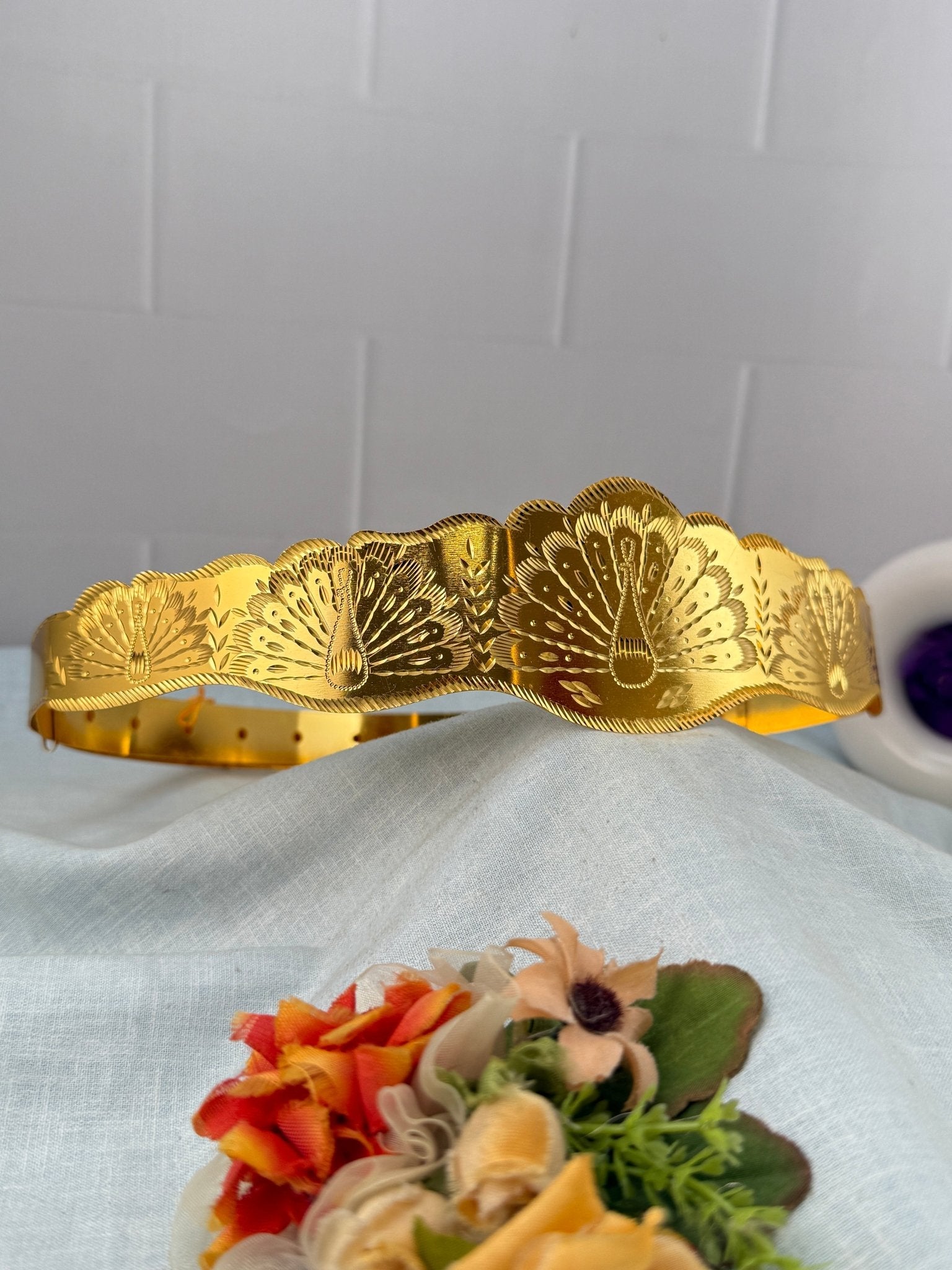 Luxurious Plain Gold Peacock Work Vaddanam Kamarbandh 8058 - Mahilas