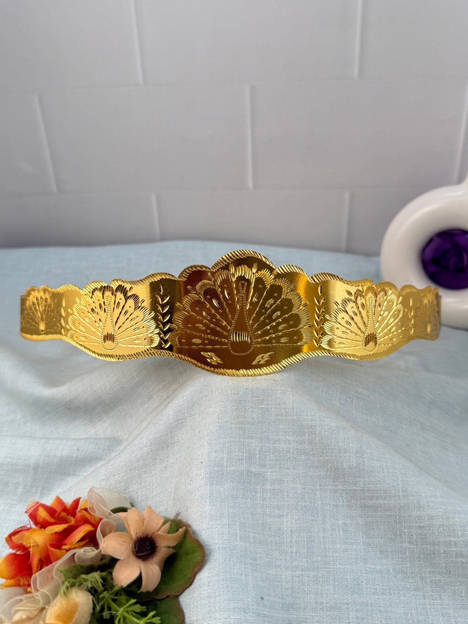 Luxurious Plain Gold Peacock Work Vaddanam Kamarbandh 8058 - Mahilas