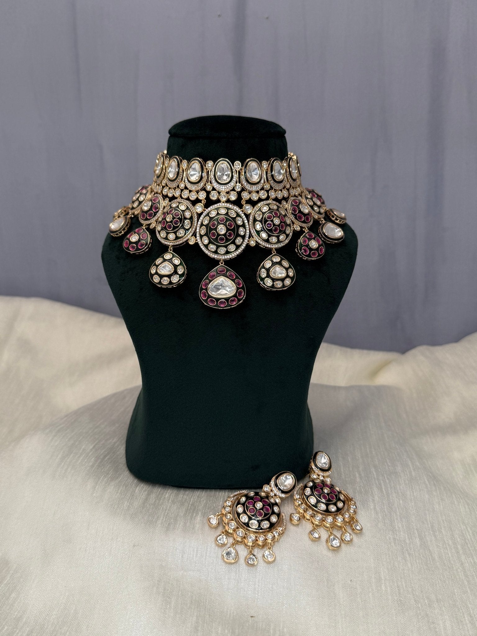 Luxurious Premium Kundan Bridal Choker Necklace 1090 - Mahilas