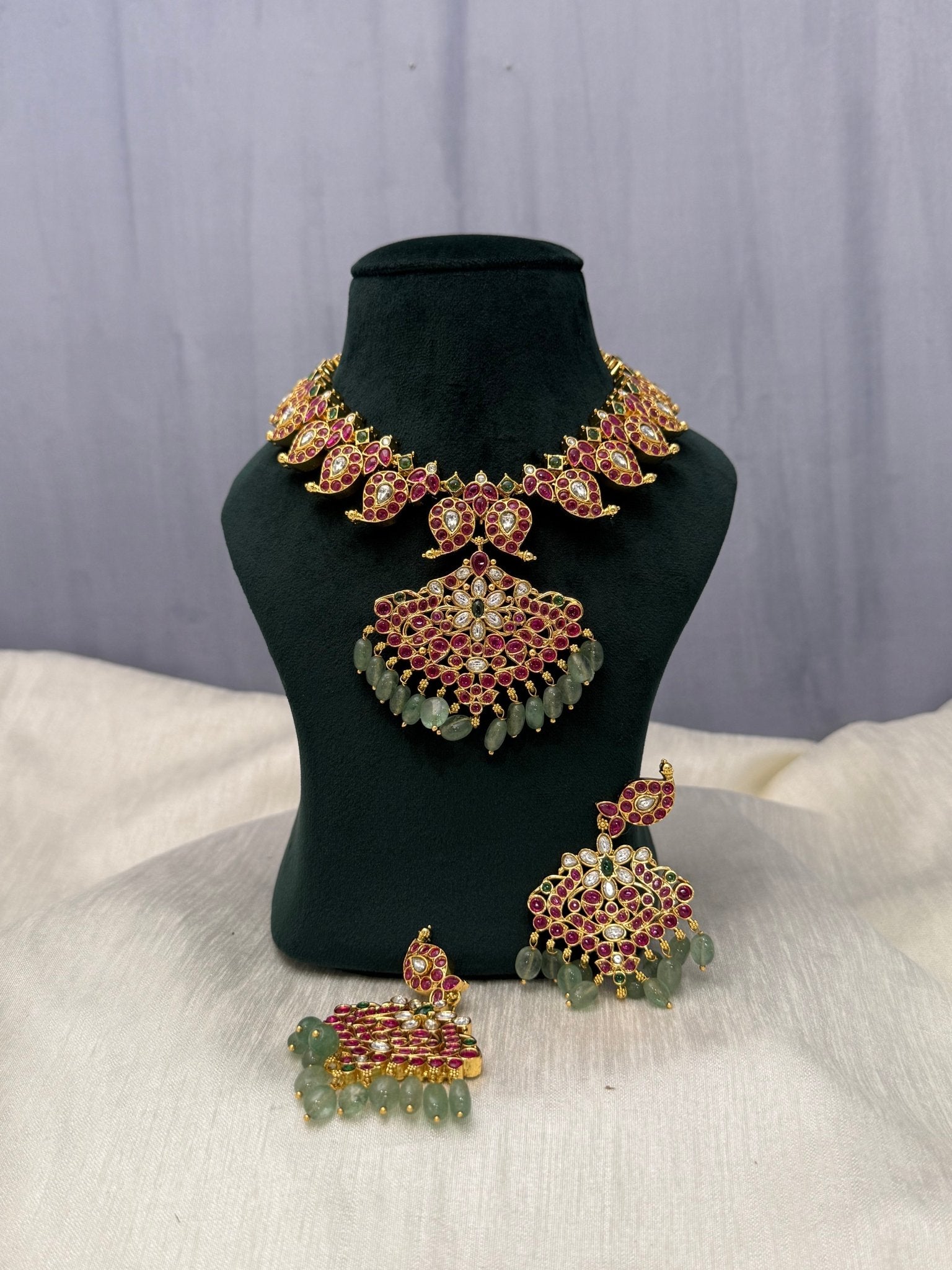 Luxurious Reversible Bridal Mango Jadau Kundan Short Necklace 319 - Mahilas