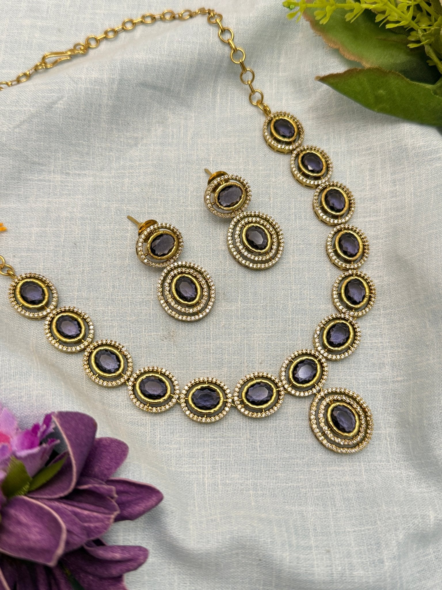 Luxurious Stone Necklace Set 652 - Mahilas