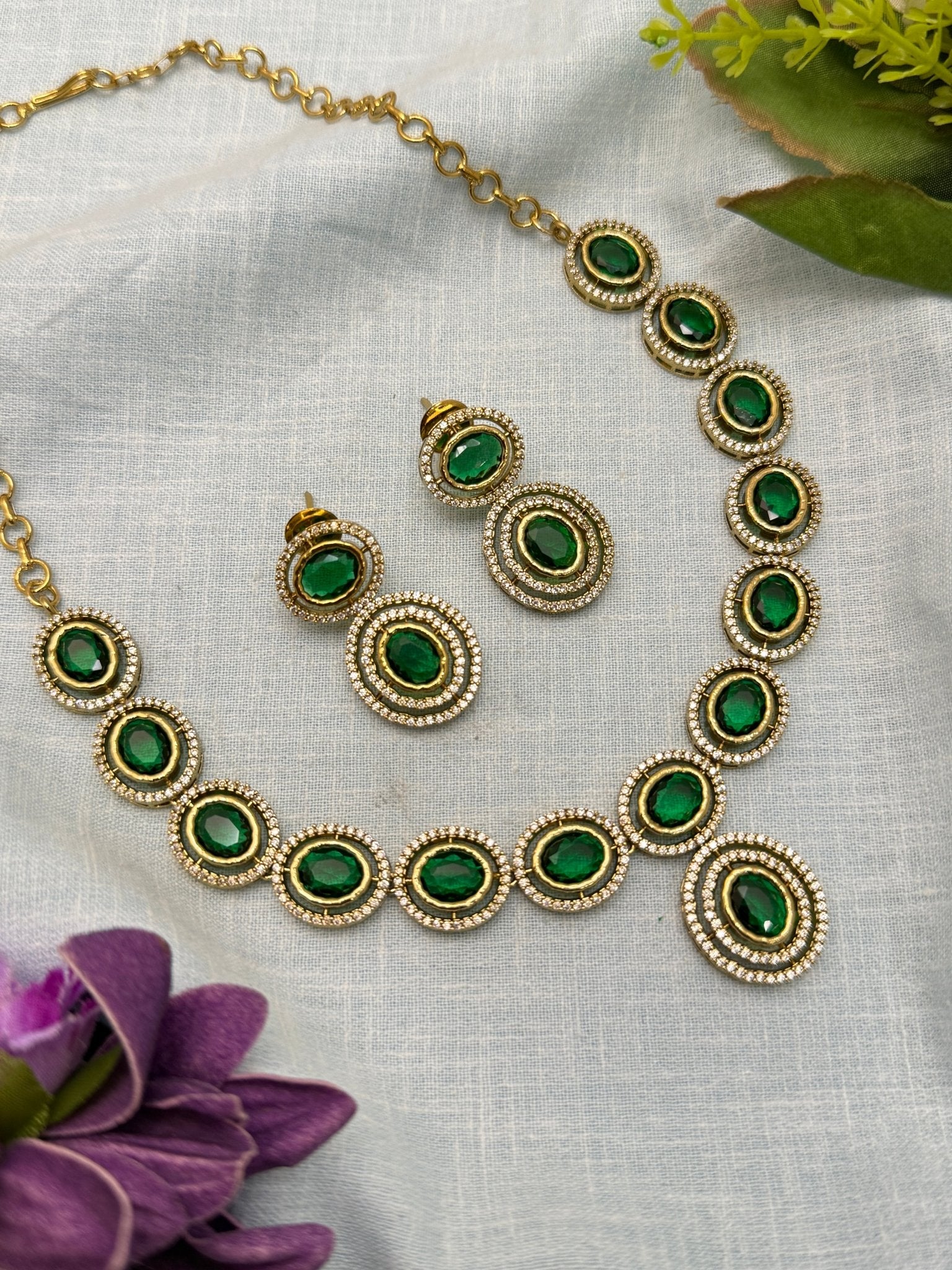 Luxurious Stone Necklace Set 653 - Mahilas