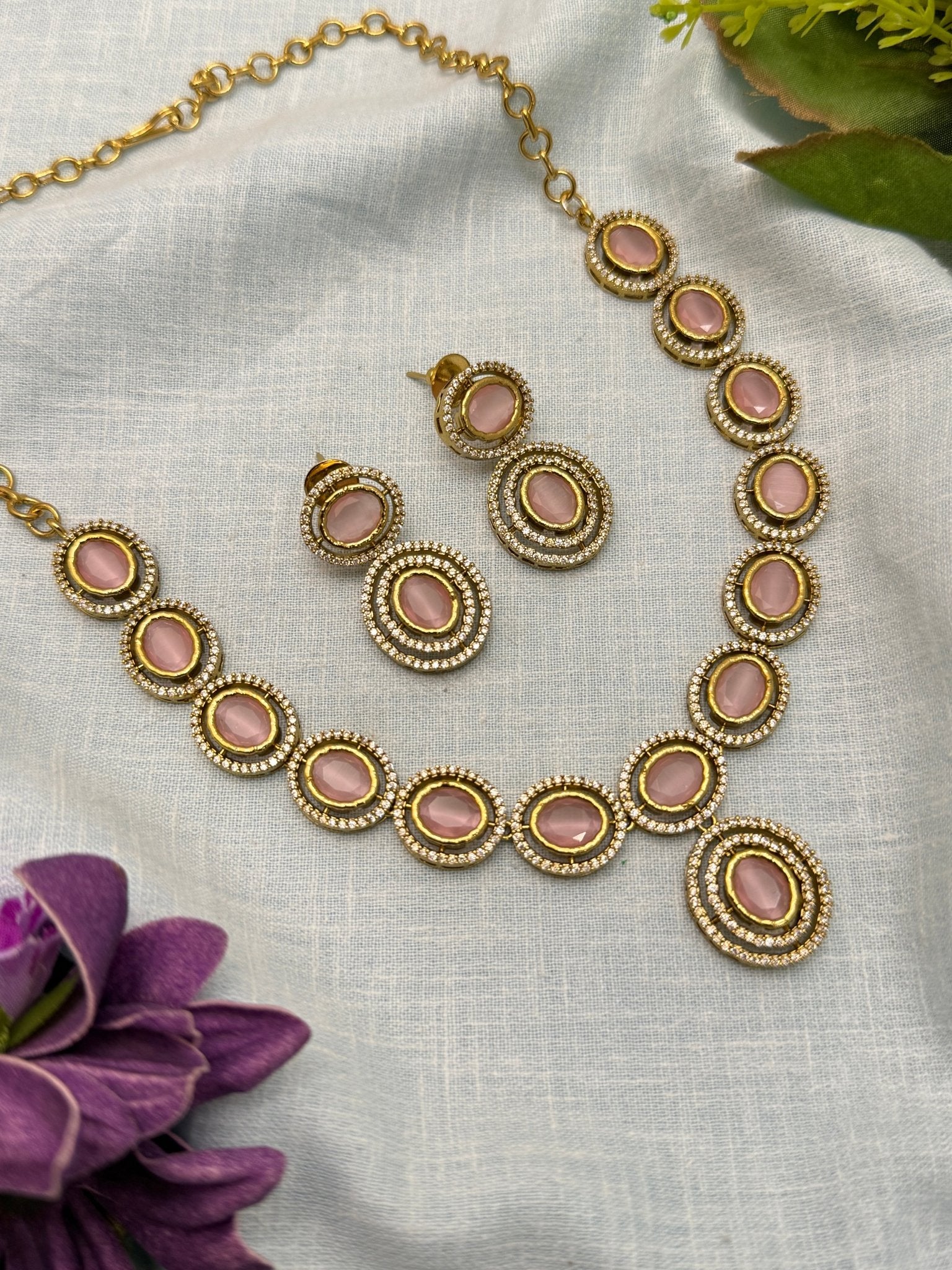 Luxurious Stone Necklace Set 654 - Mahilas