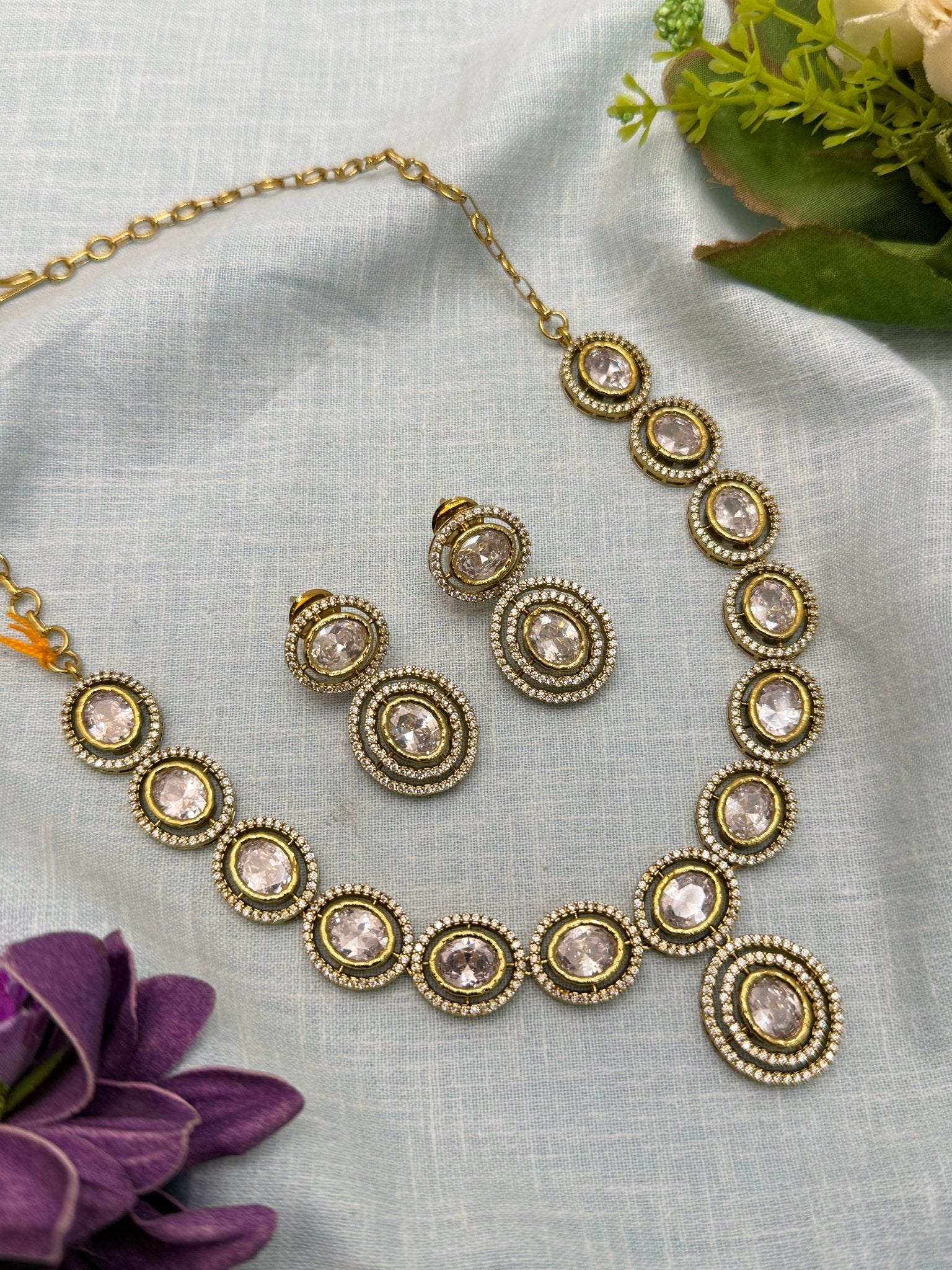 Luxurious Stone Necklace Set 655 - Mahilas