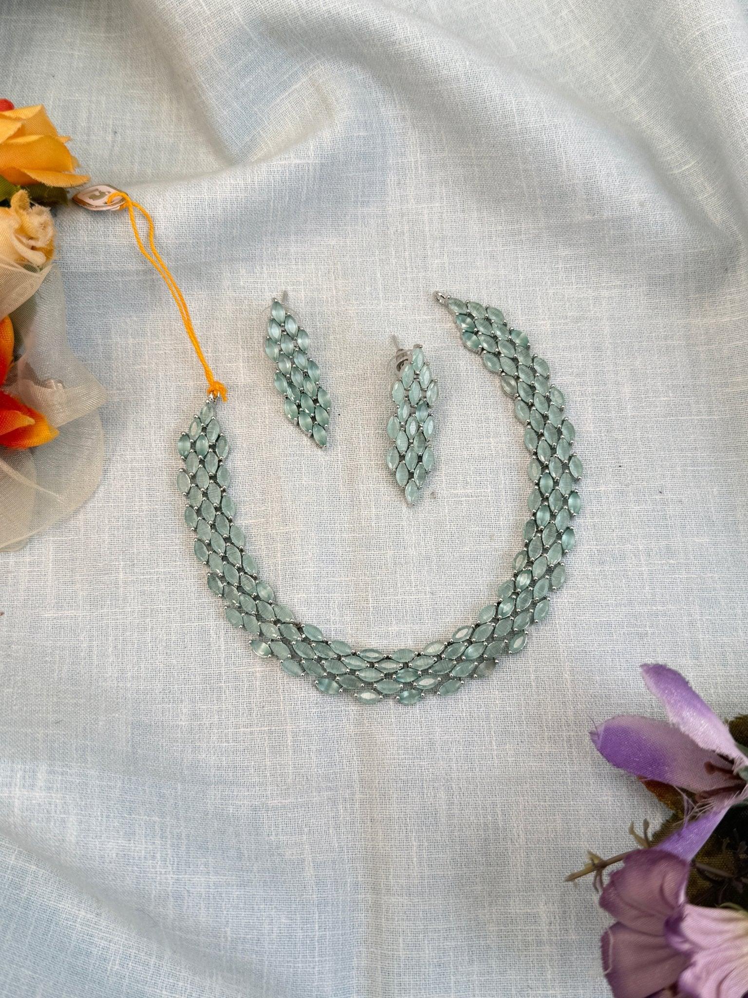 Luxurious Stone Short Necklace Set 481 - Mahilas