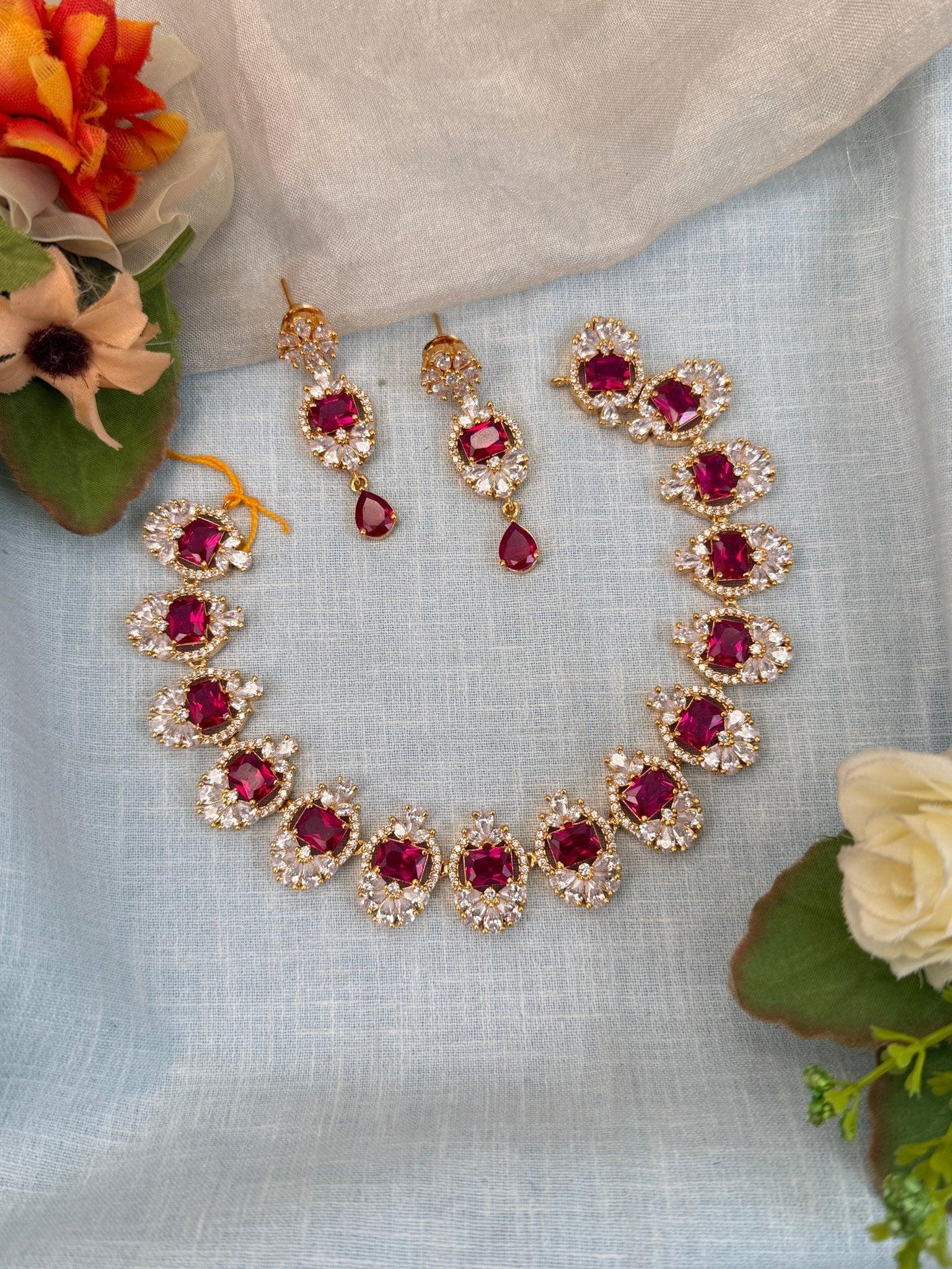 Luxurious Stone Short Necklace Set 550 - Mahilas