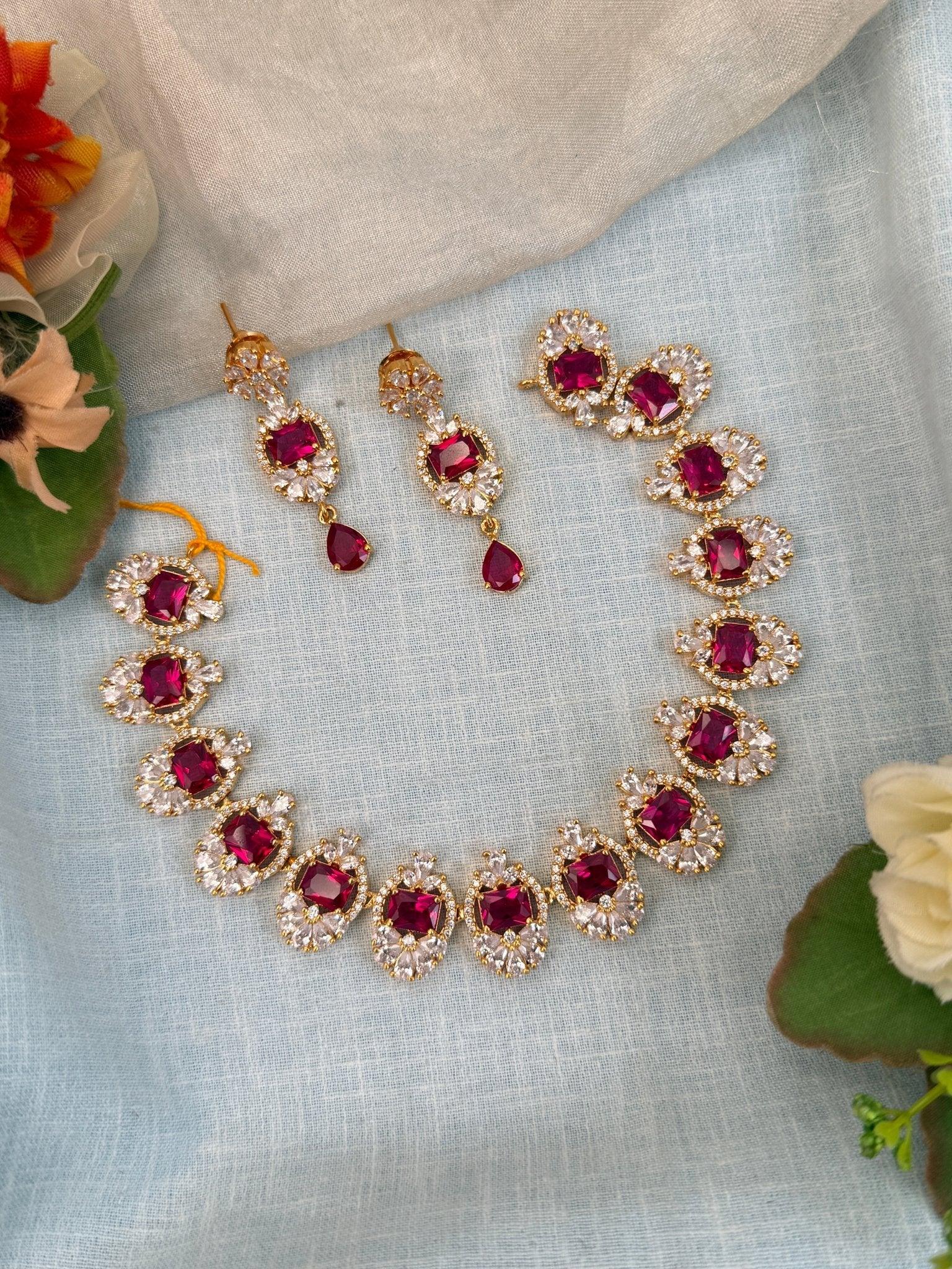 Luxurious Stone Short Necklace Set 550 - Mahilas
