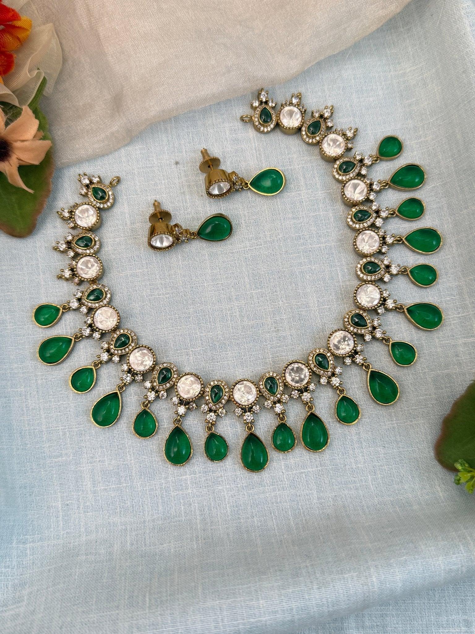 Luxurious Stone Short Necklace Set 552 - Mahilas