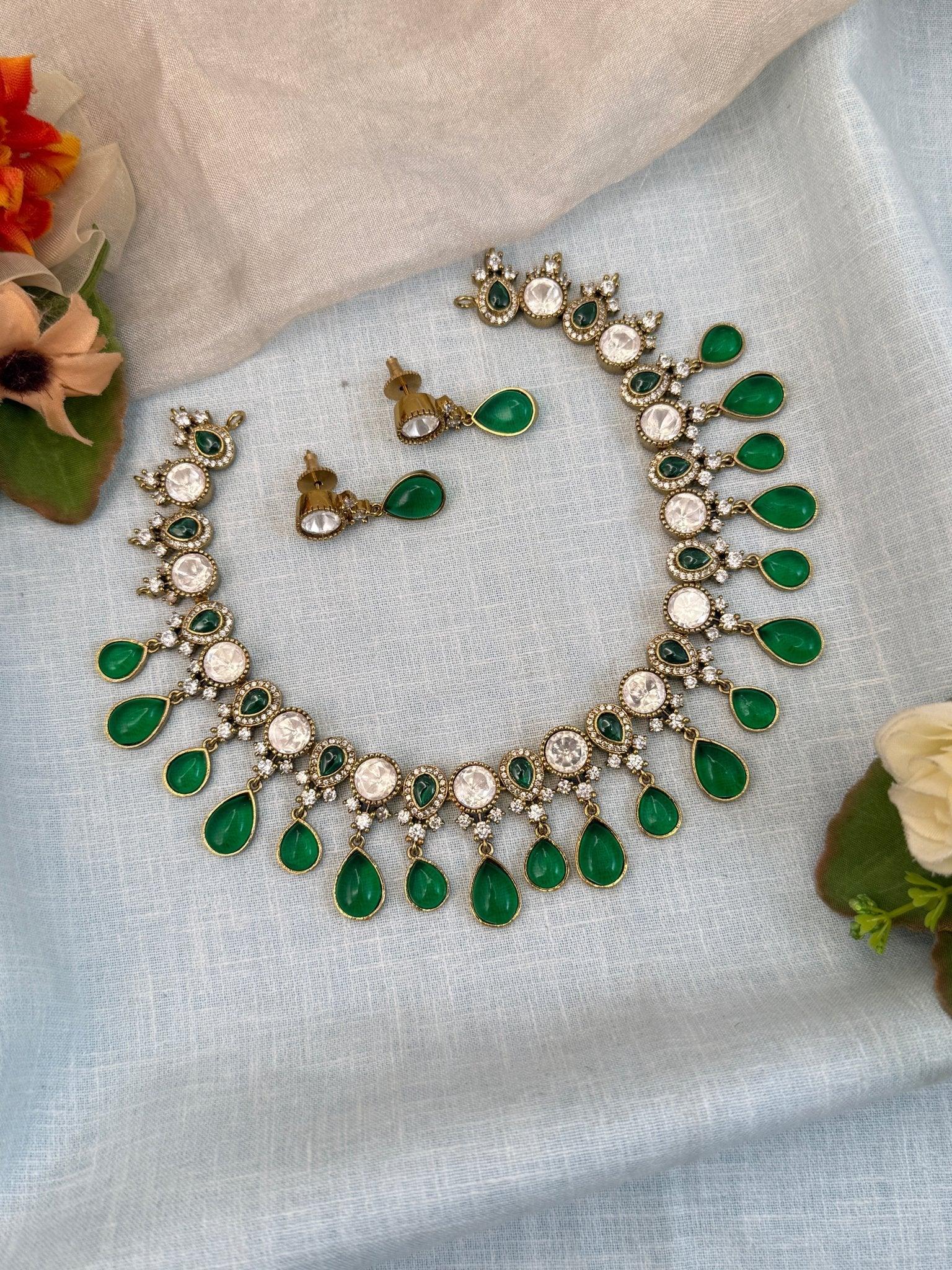 Luxurious Stone Short Necklace Set 552 - Mahilas